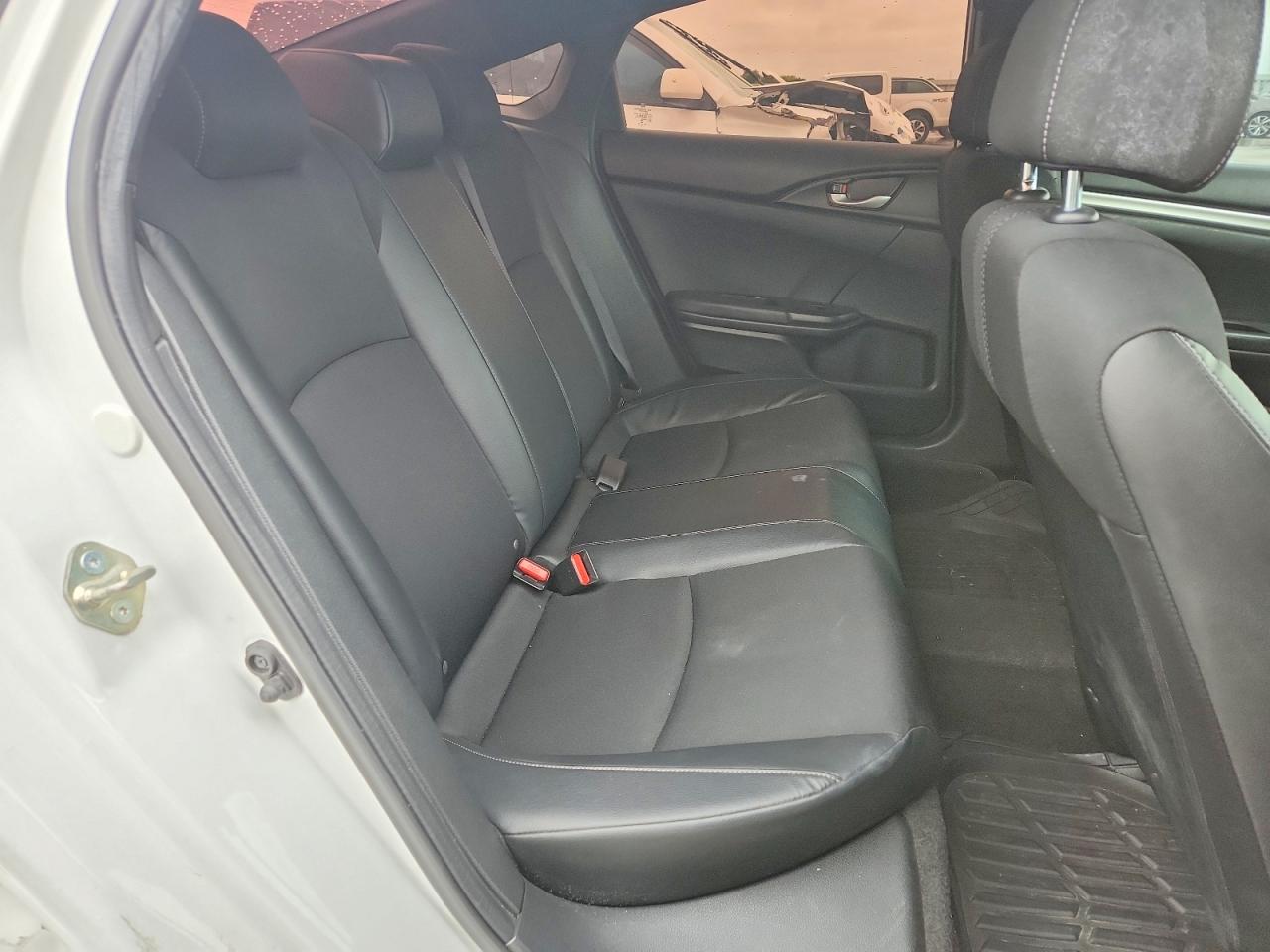 2019 Honda Civic Sport White vin: 19XFC2F87KE047157