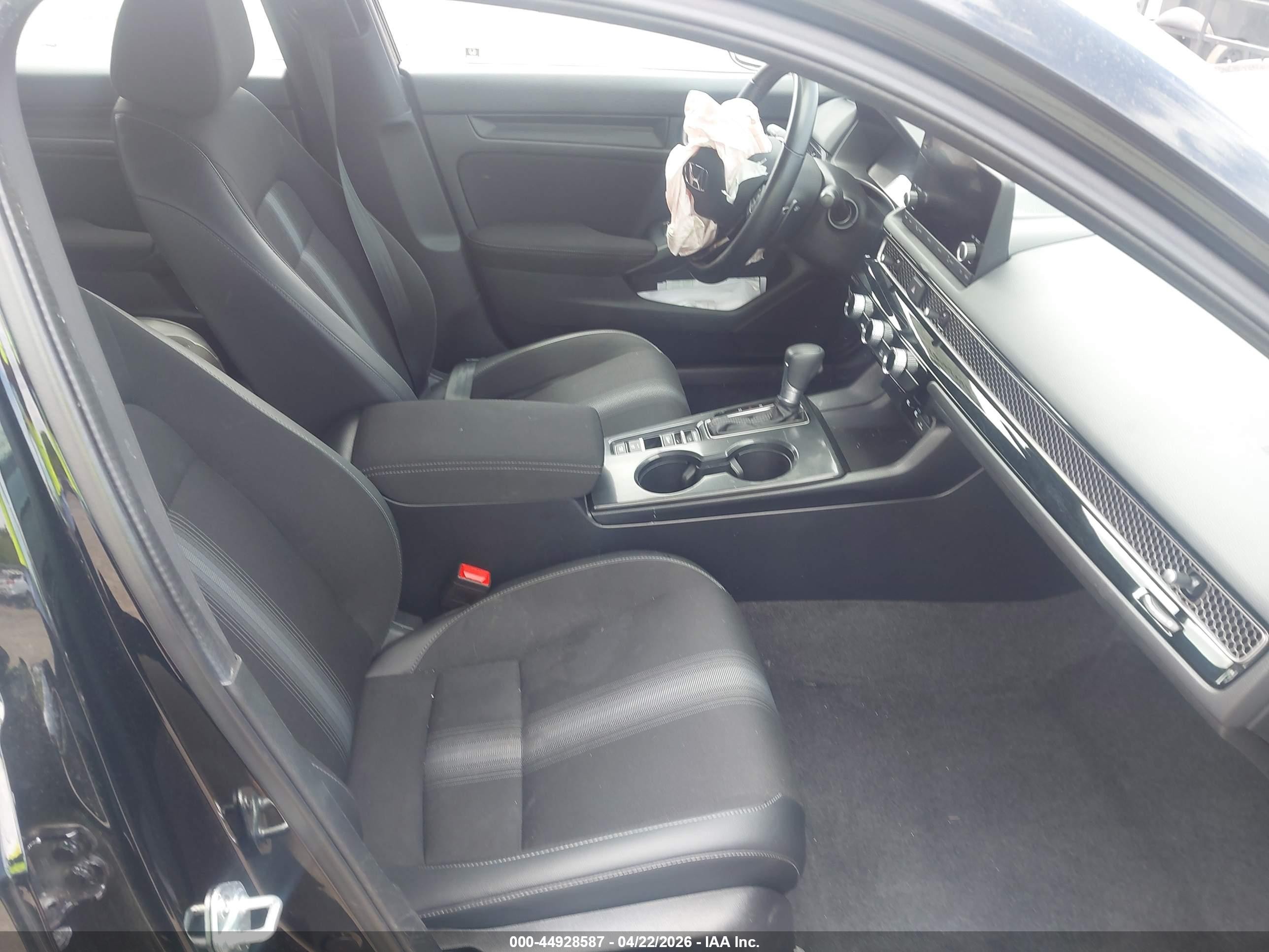 2025 Honda Civic Sedan Sport Черный vin: 19XFL2H81SE001756