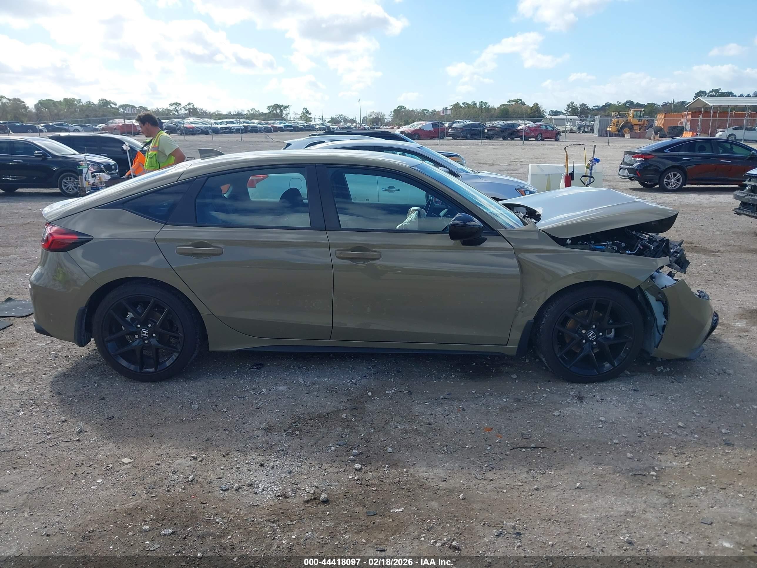 2025 Honda Civic Sedan Sport Tan vin: 19XFL2H88SE011085