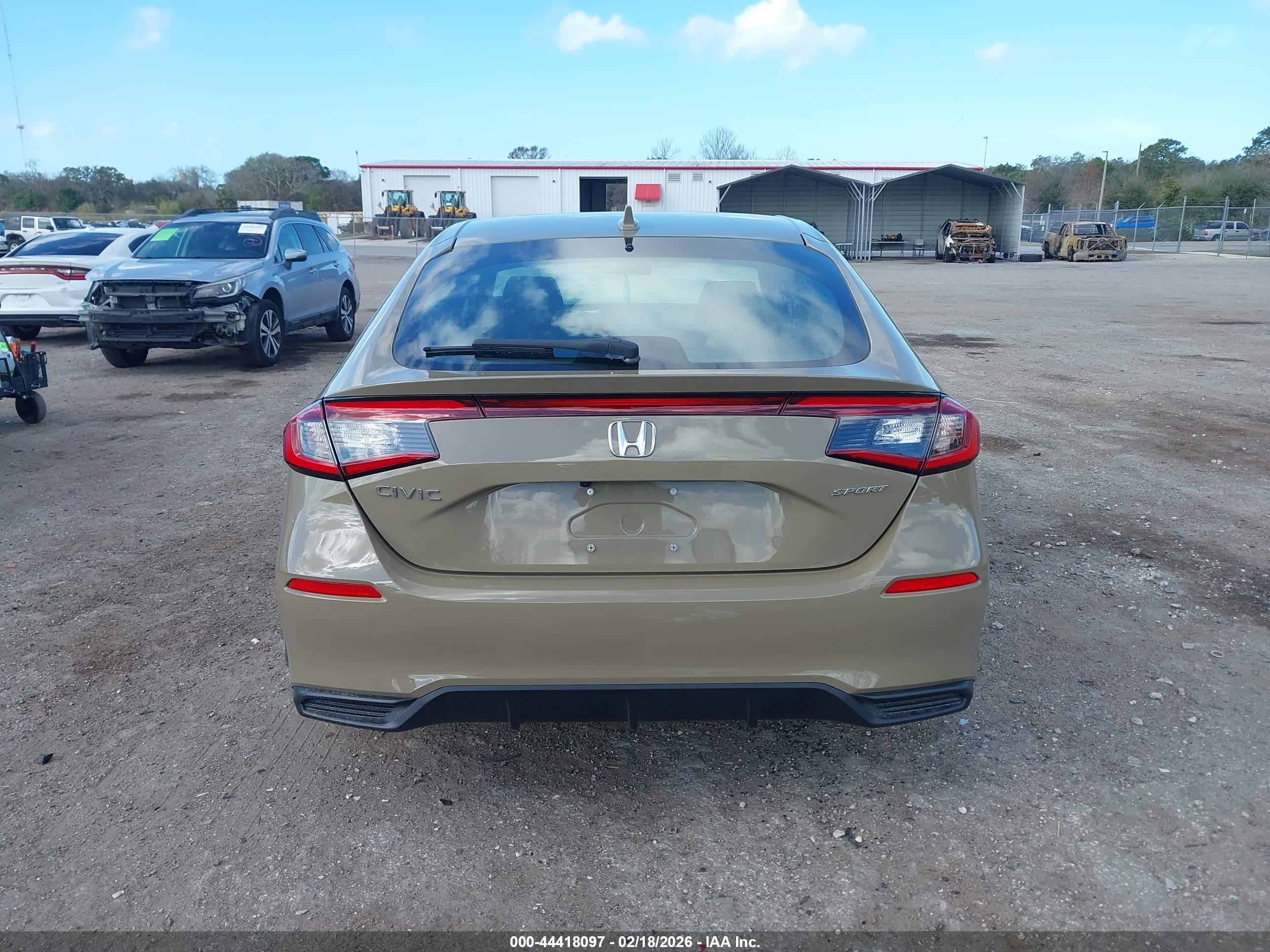 2025 Honda Civic Sedan Sport Tan vin: 19XFL2H88SE011085