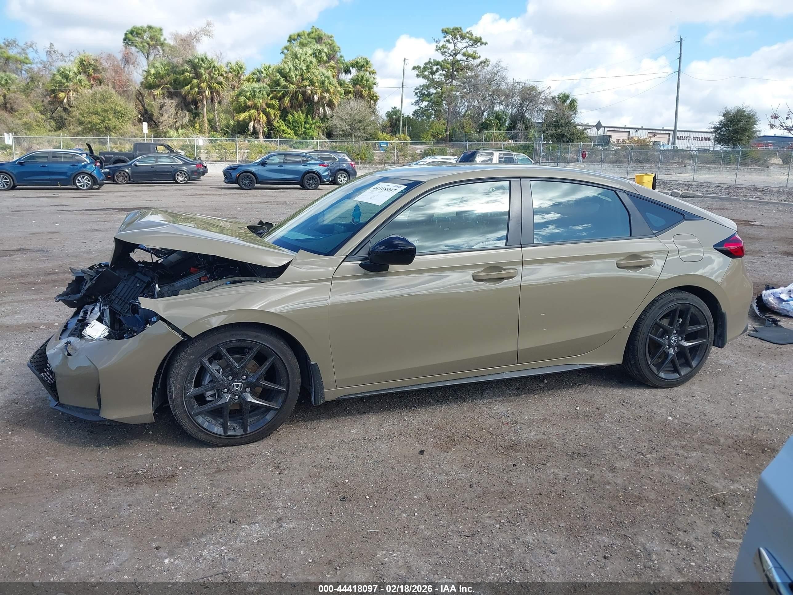 2025 Honda Civic Sedan Sport Tan vin: 19XFL2H88SE011085
