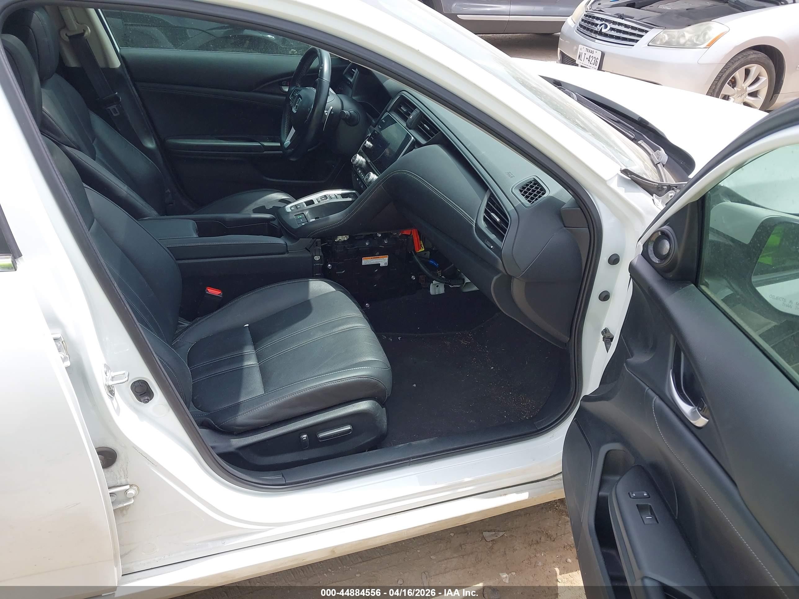 2022 Honda Insight Touring White vin: 19XZE4F95NE011497