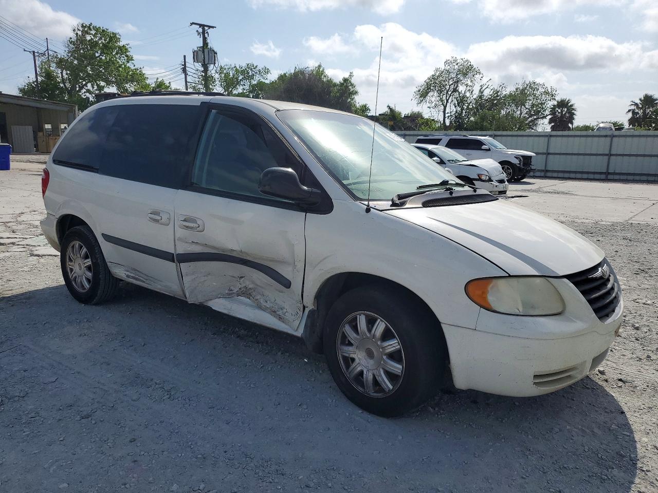 2007 Chrysler Town & Country Lx White vin: 1A4GJ45R57B173662