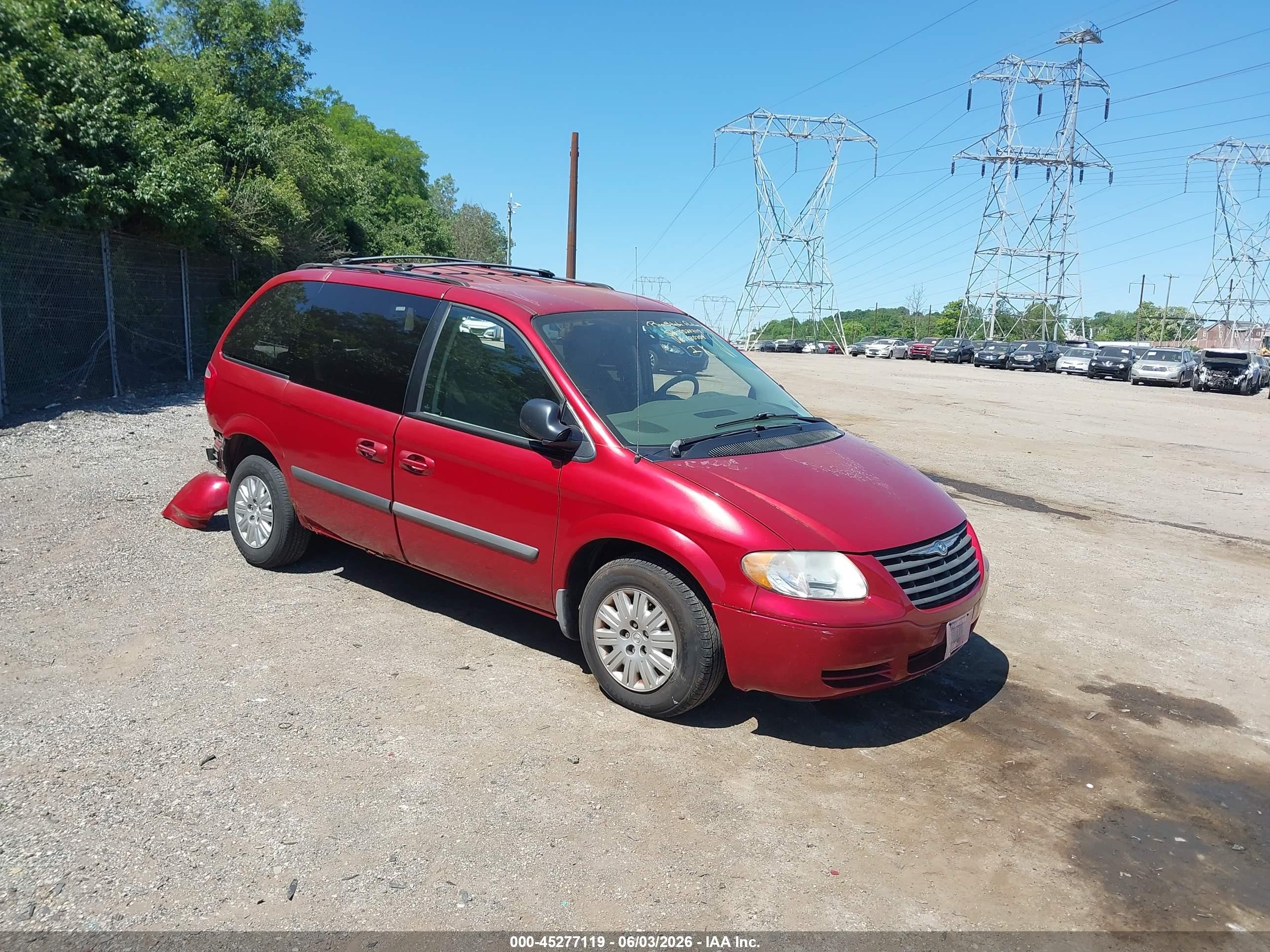2007 Chrysler Town & Country   Red vin: 1A4GJ45R77B180354