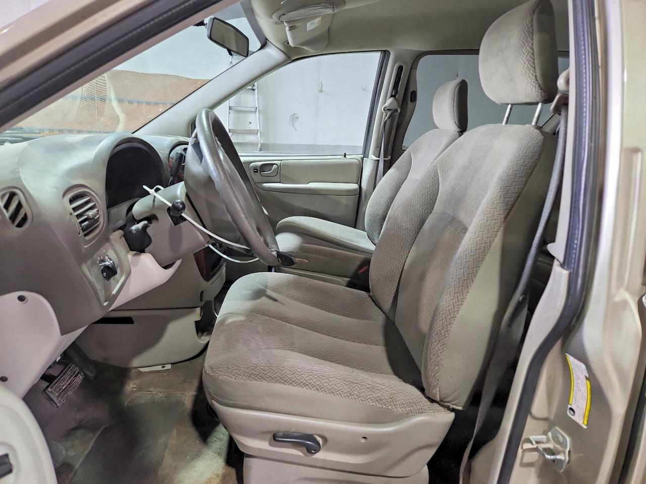 2007 Chrysler Town & Country Lx Желто-коричневый vin: 1A4GJ45R87B246460