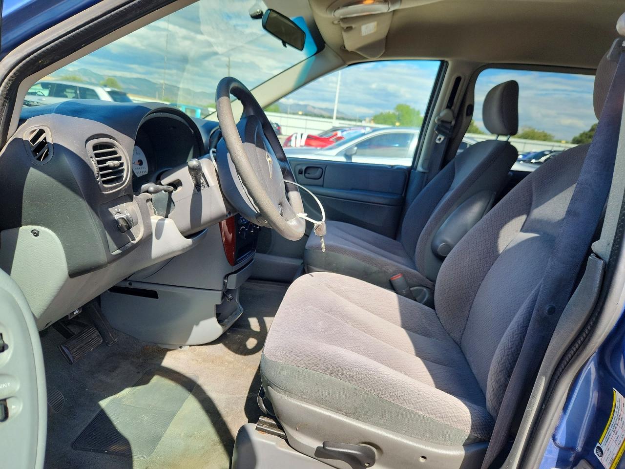 2007 Chrysler Town & Country Lx Blue vin: 1A4GJ45R97B218408
