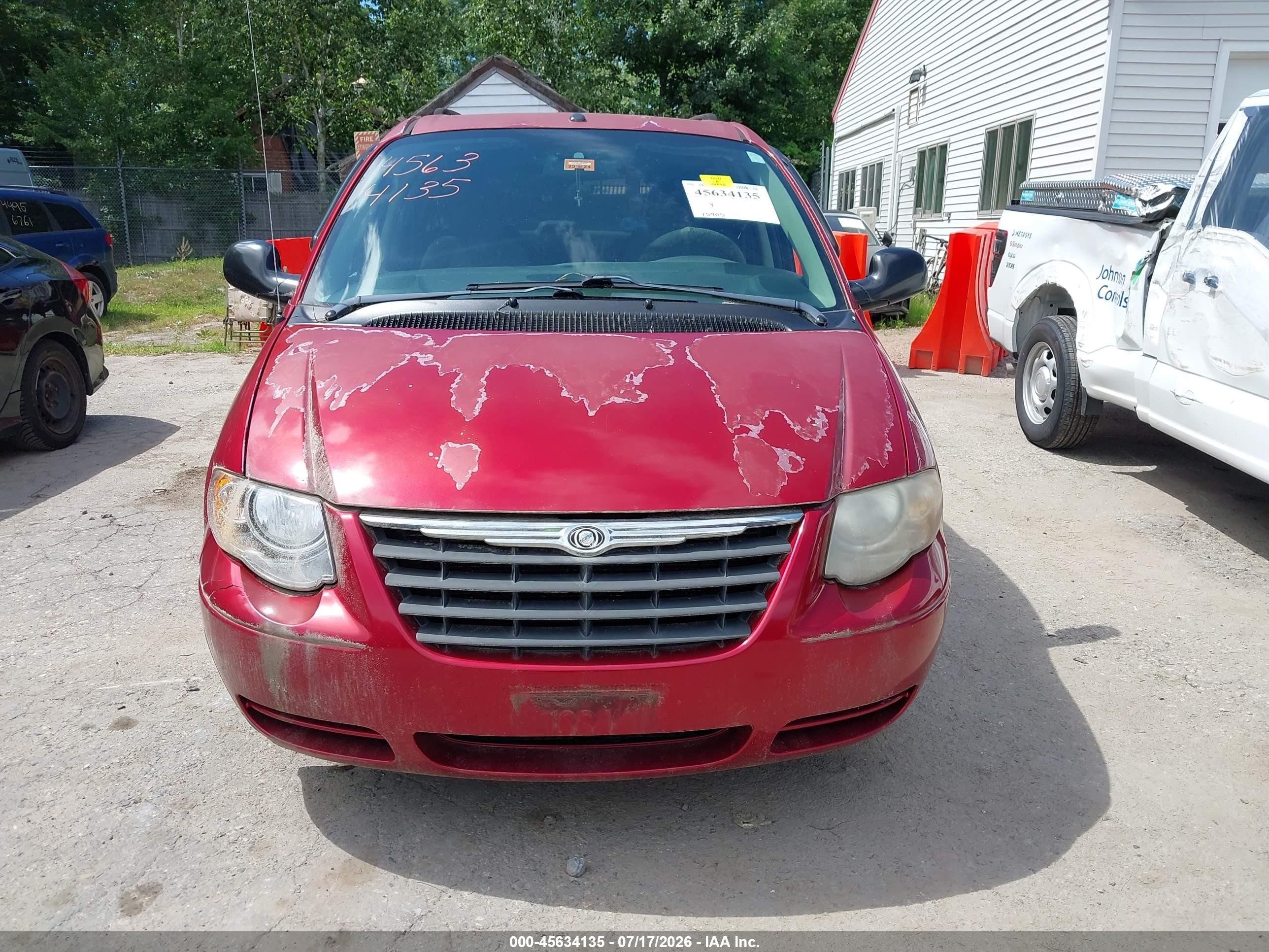 2006 Chrysler Town & Country Lx Red vin: 1A4GP44R56B752908