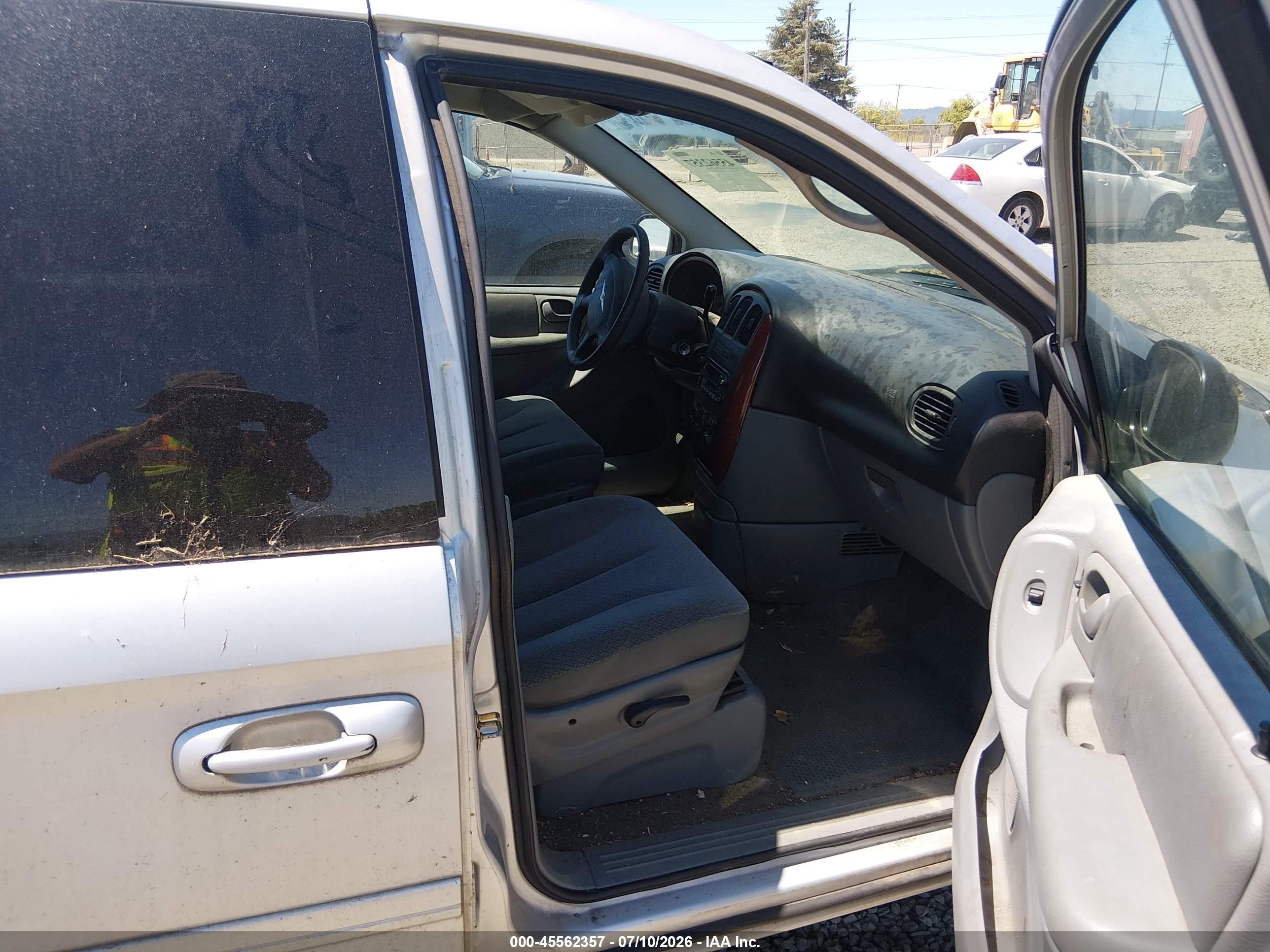 2006 Chrysler Town & Country Lx Silver vin: 1A4GP44R86B751686
