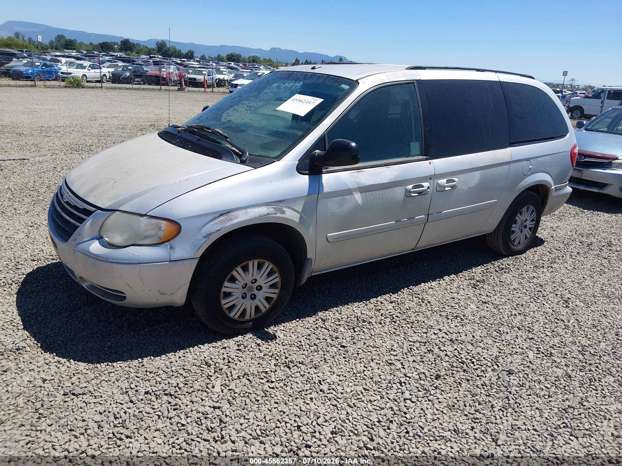 2006 Chrysler Town & Country Lx Silver vin: 1A4GP44R86B751686