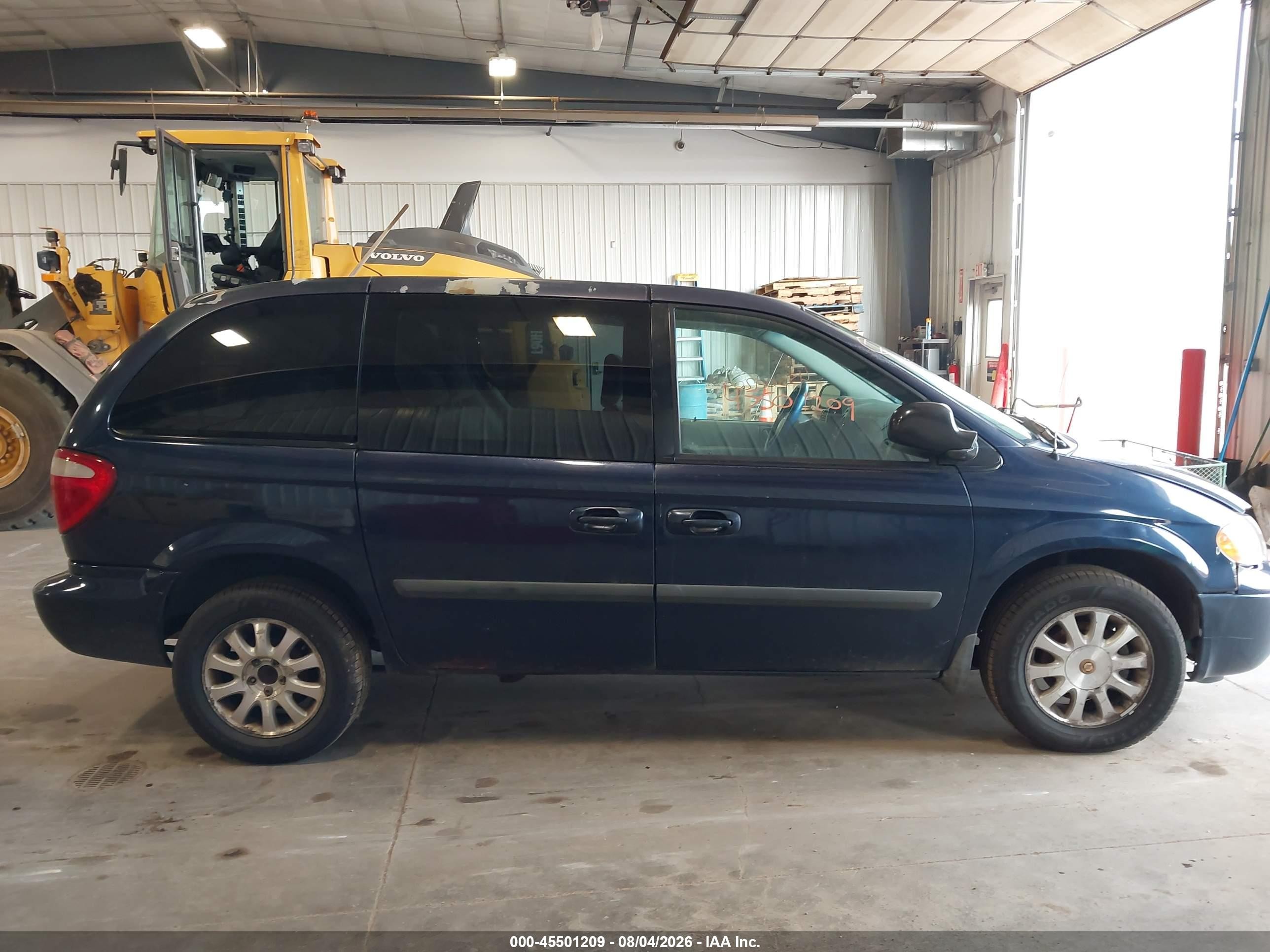 2006 Chrysler Town & Country   Blue vin: 1A4GP45R06B642864