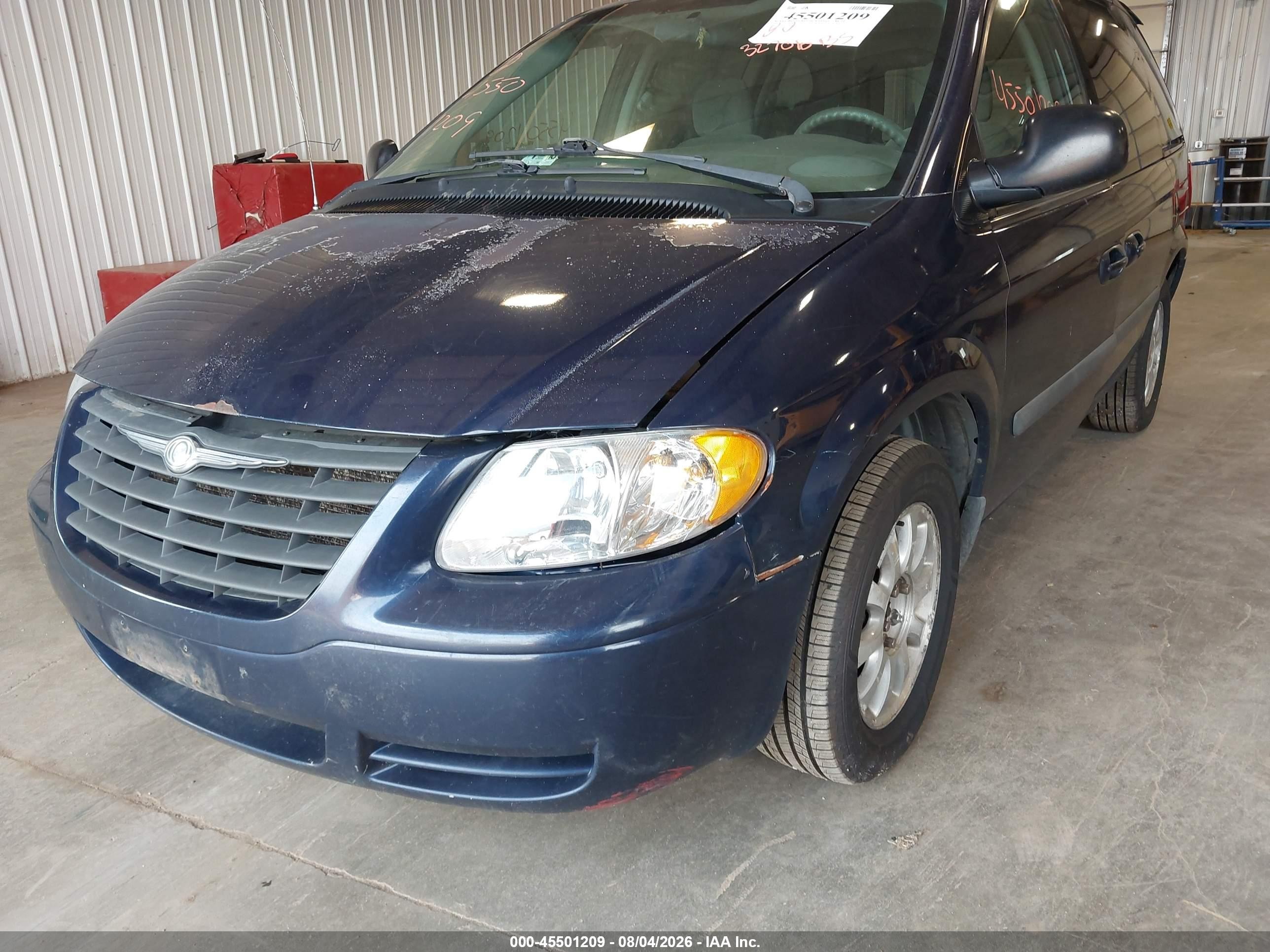 2006 Chrysler Town & Country   Blue vin: 1A4GP45R06B642864