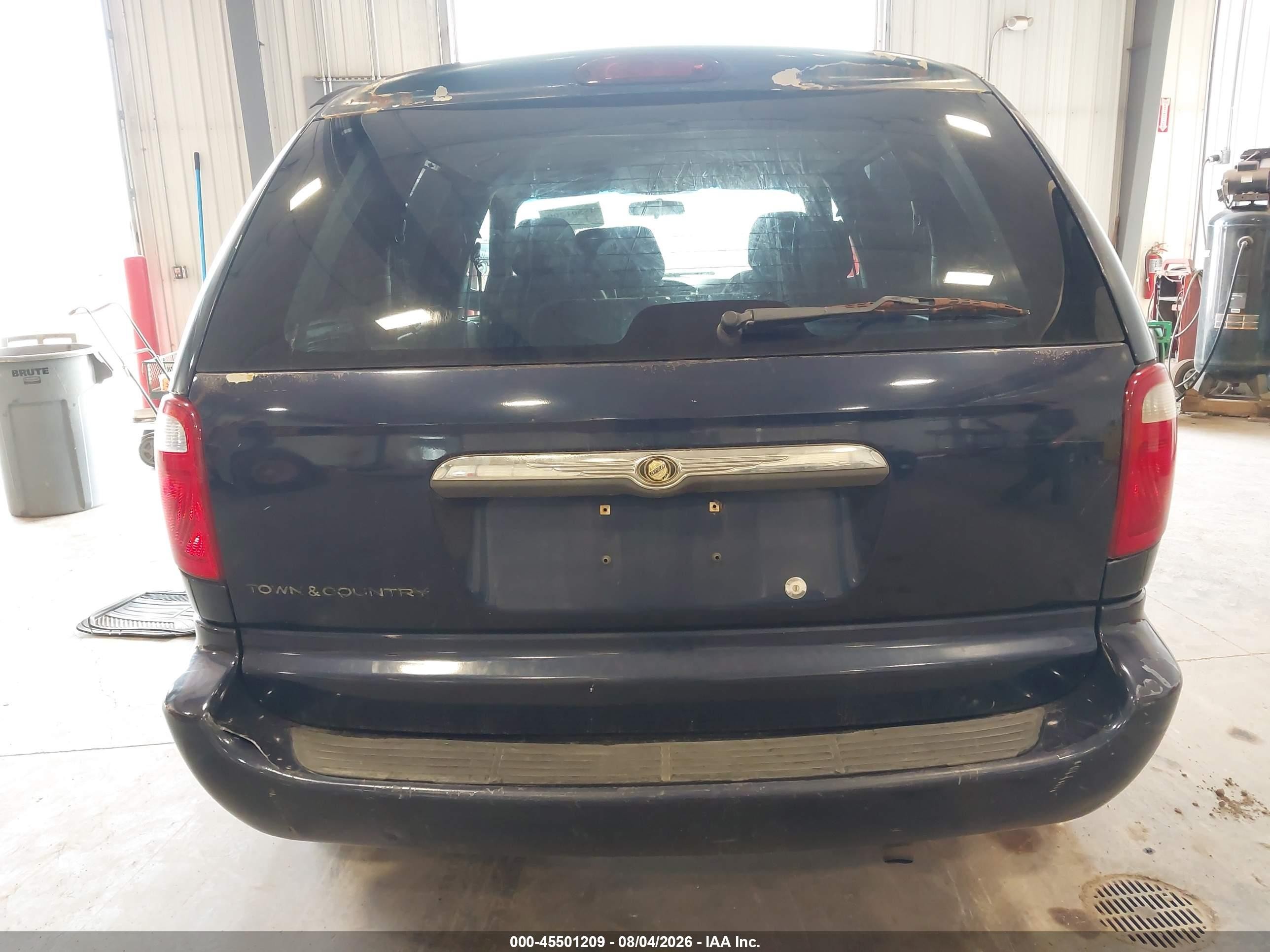 2006 Chrysler Town & Country   Blue vin: 1A4GP45R06B642864