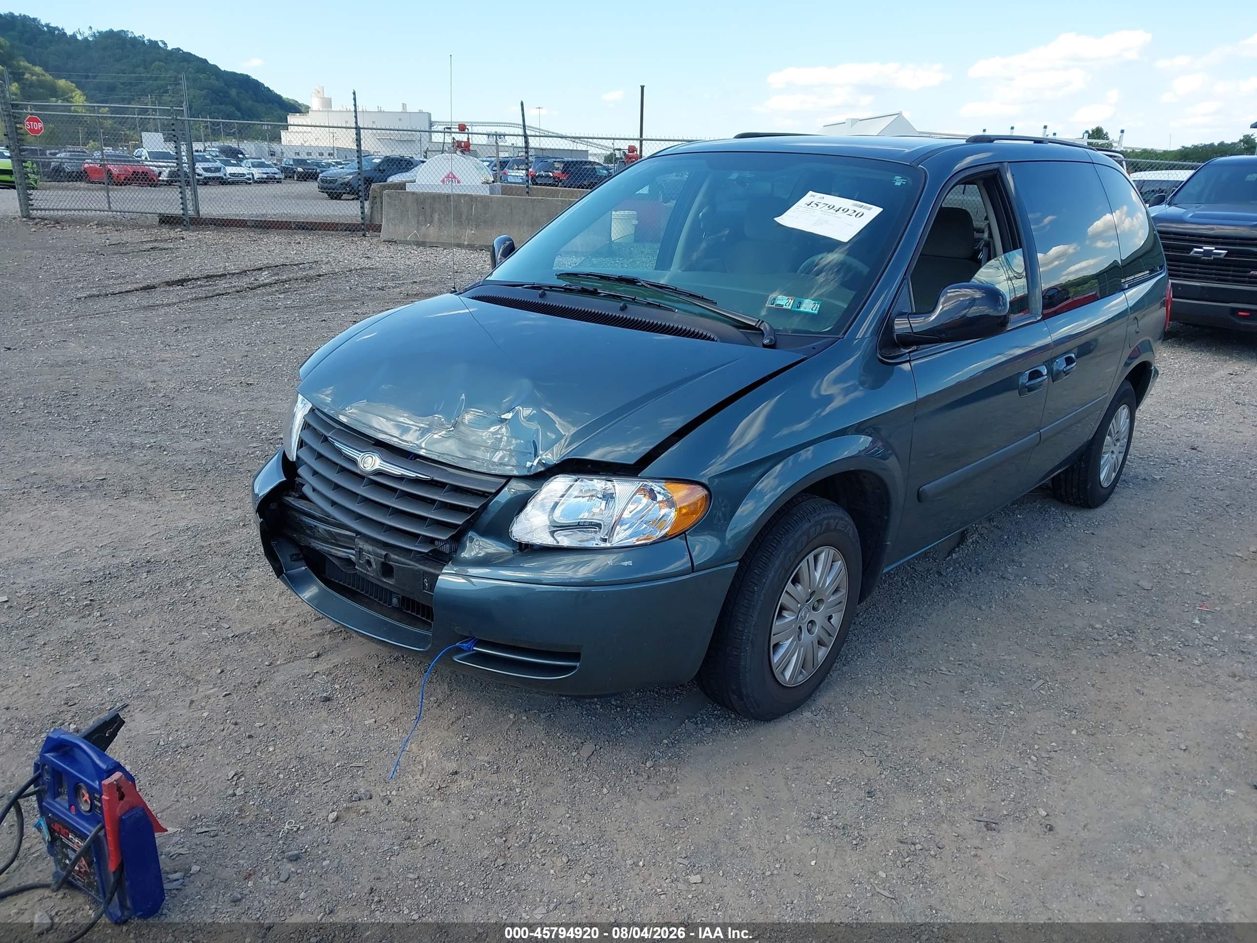2006 Chrysler Town & Country   Green vin: 1A4GP45R06B655307