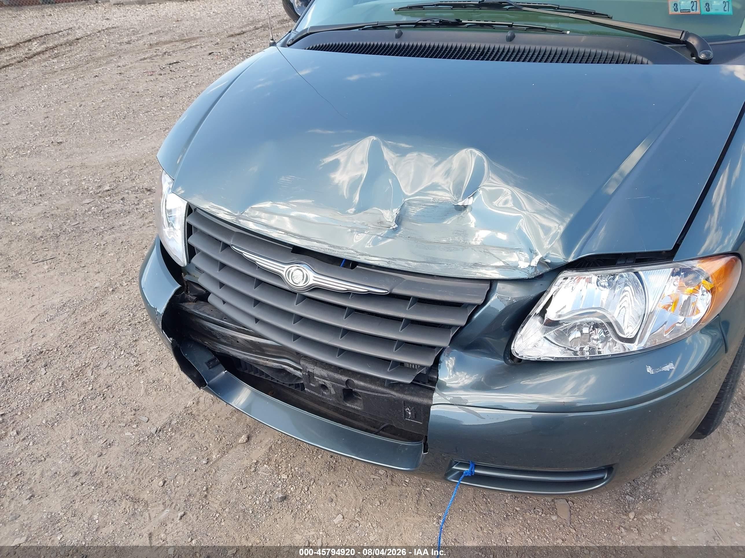 2006 Chrysler Town & Country   Green vin: 1A4GP45R06B655307