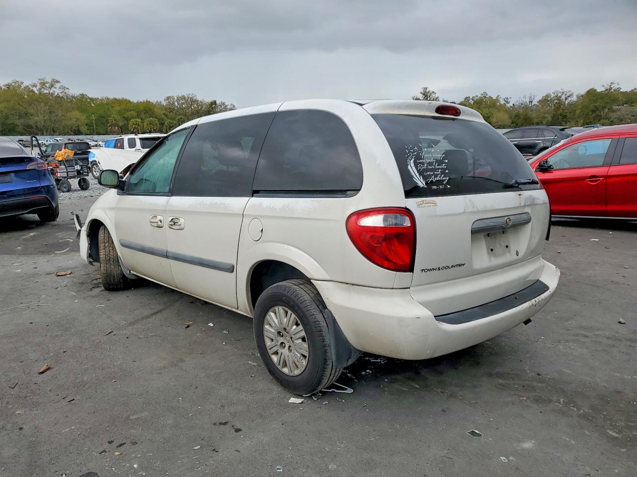 2006 Chrysler Town & Country White vin: 1A4GP45R06B674276