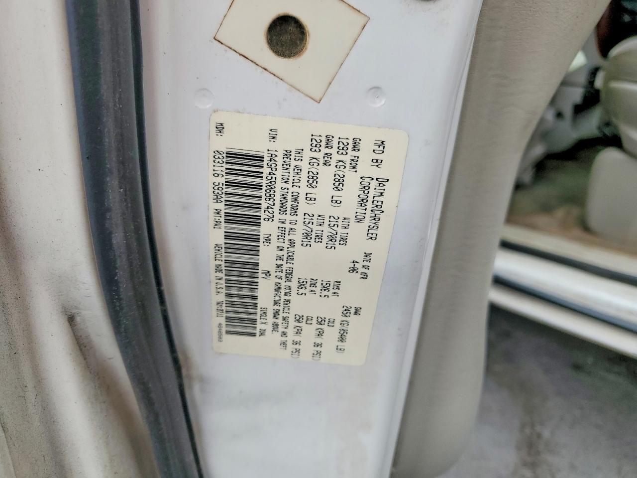 2006 Chrysler Town & Country White vin: 1A4GP45R06B674276