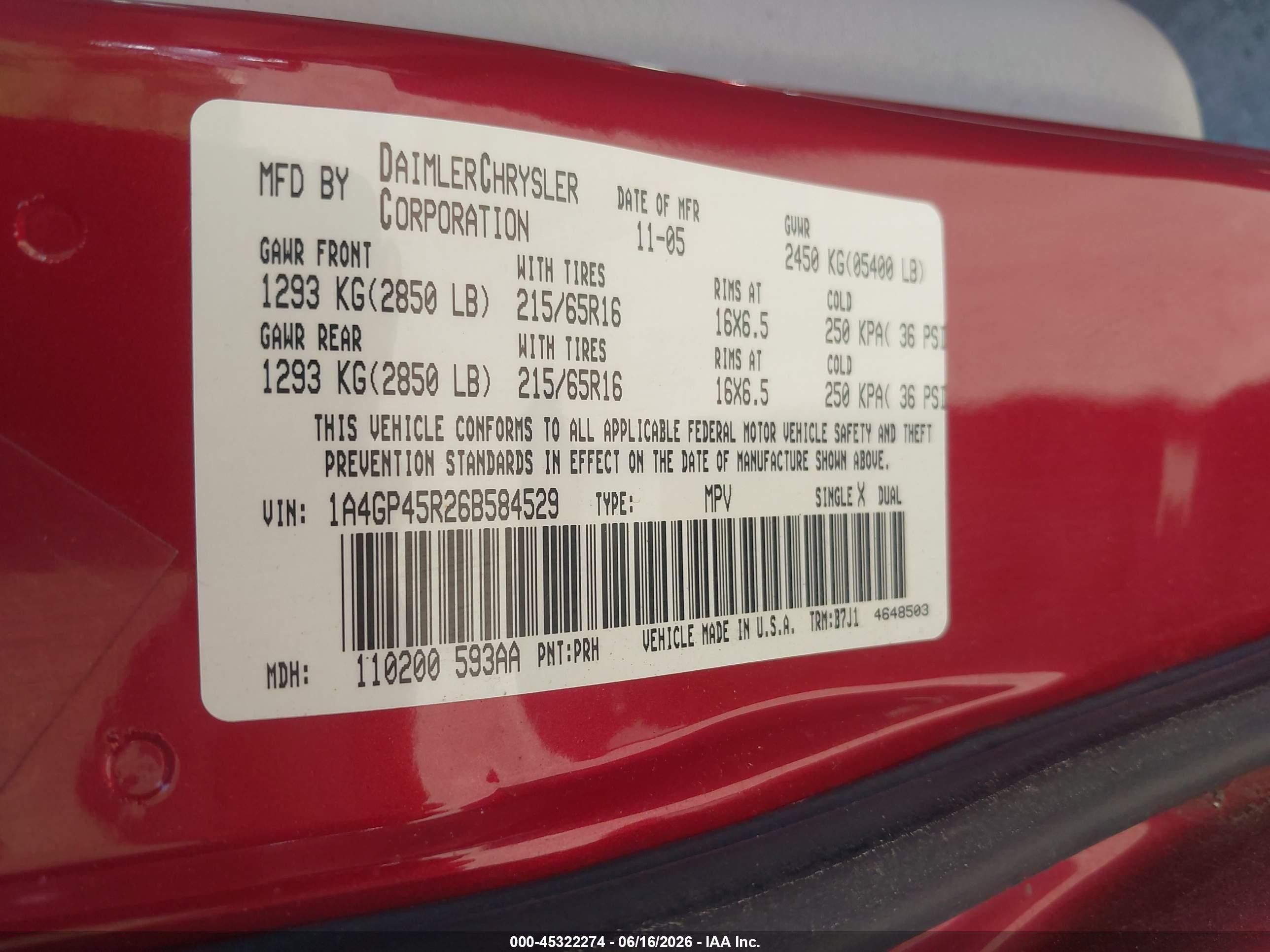 2006 Chrysler Town & Country   Красный vin: 1A4GP45R26B584529