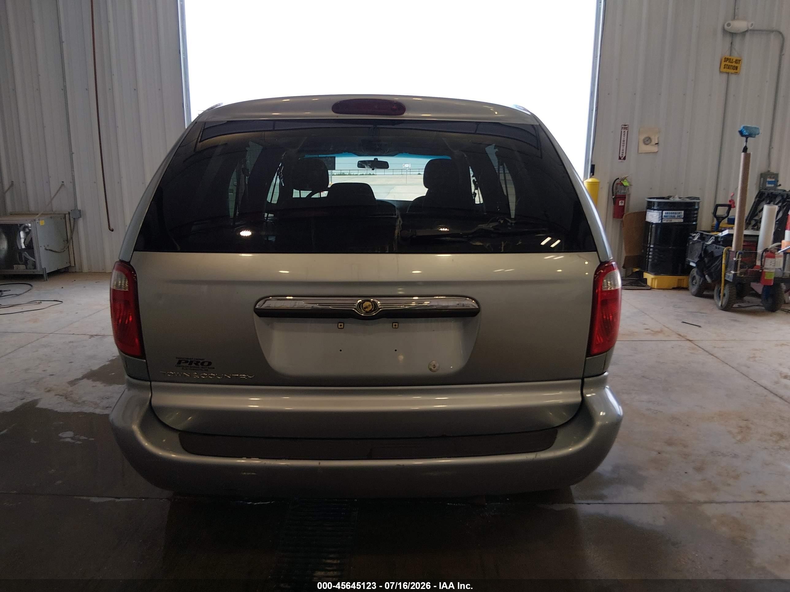 2006 Chrysler Town & Country   Blue vin: 1A4GP45R26B632515