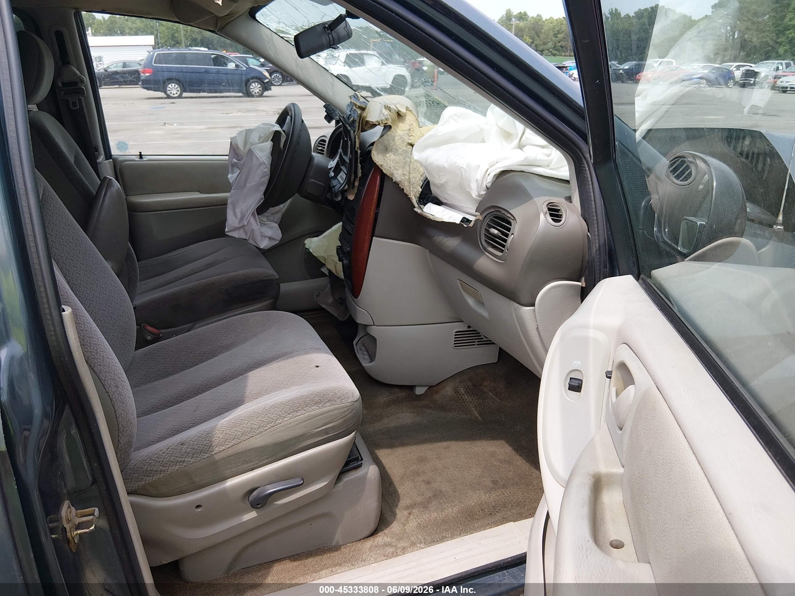 2006 Chrysler Town & Country   Blue vin: 1A4GP45R26B645233