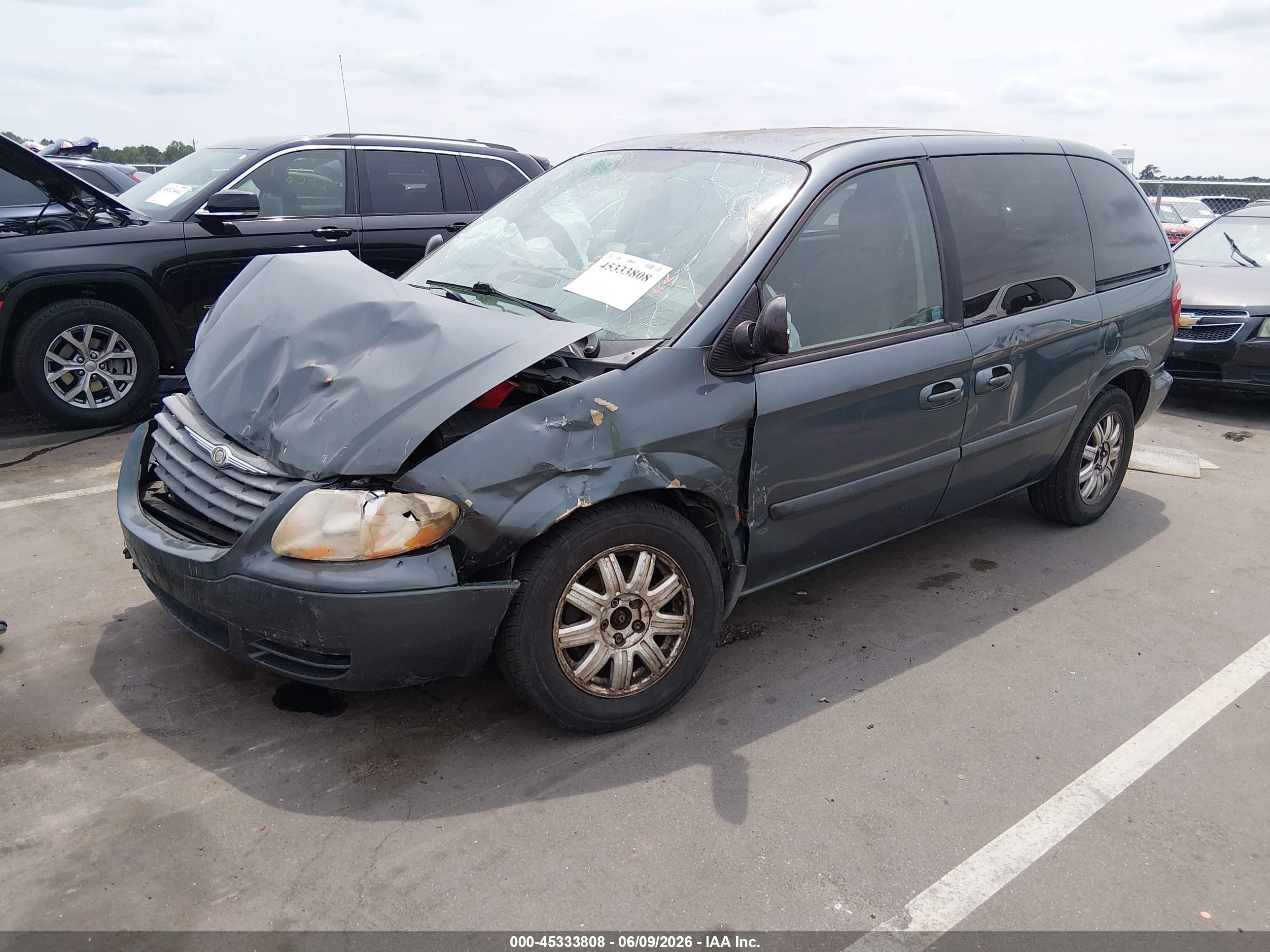2006 Chrysler Town & Country   Blue vin: 1A4GP45R26B645233