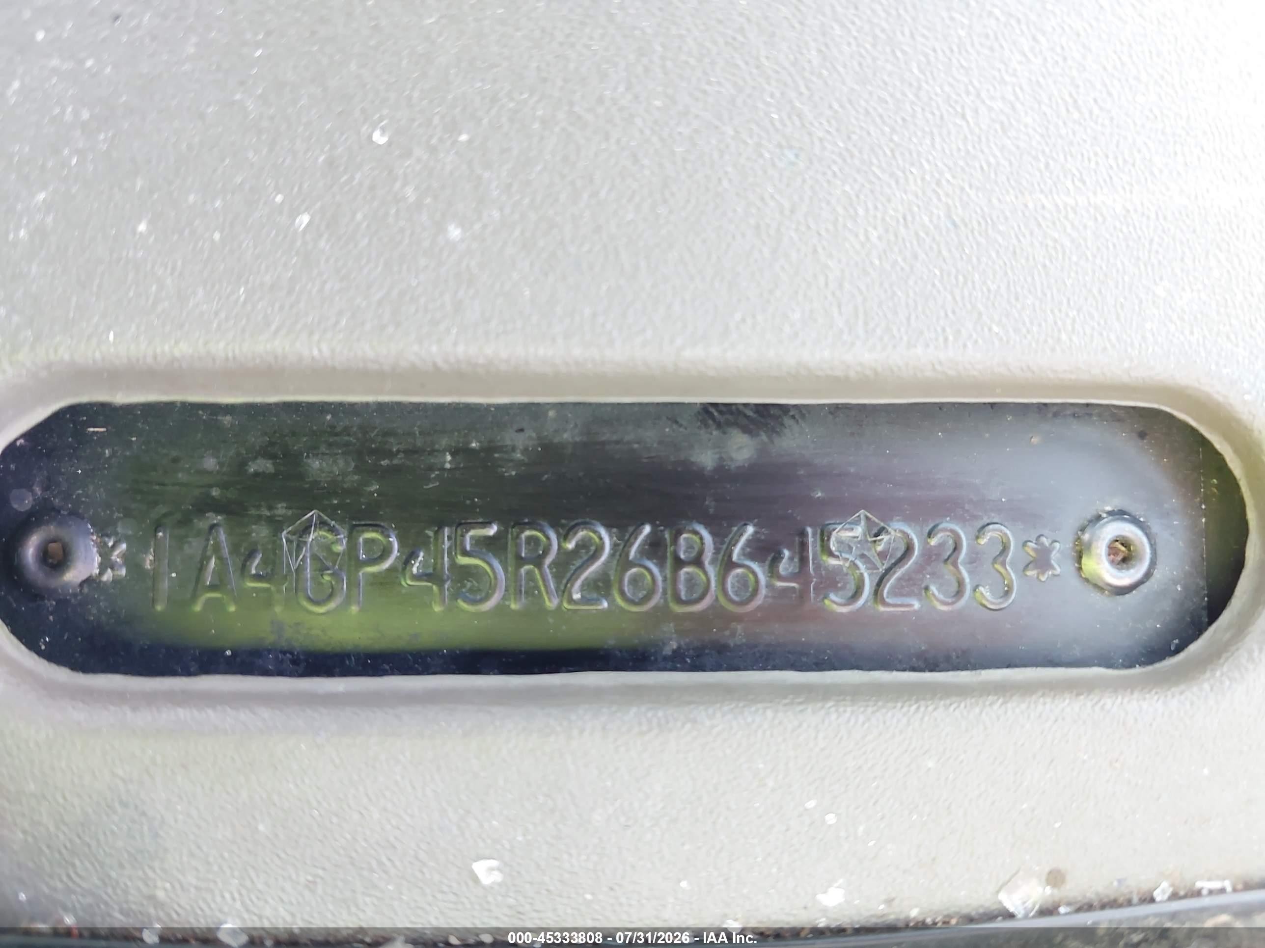 2006 Chrysler Town & Country   Blue vin: 1A4GP45R26B645233