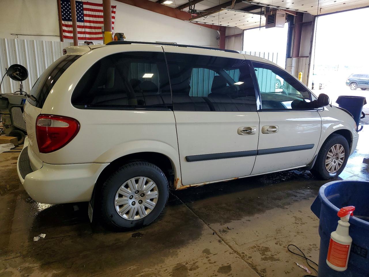 2006 Chrysler Town & Country White vin: 1A4GP45R36B726077