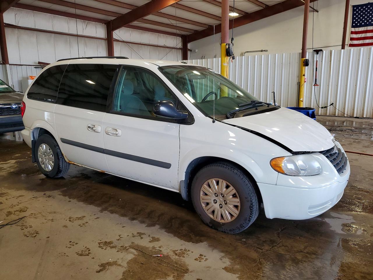 2006 Chrysler Town & Country White vin: 1A4GP45R36B726077