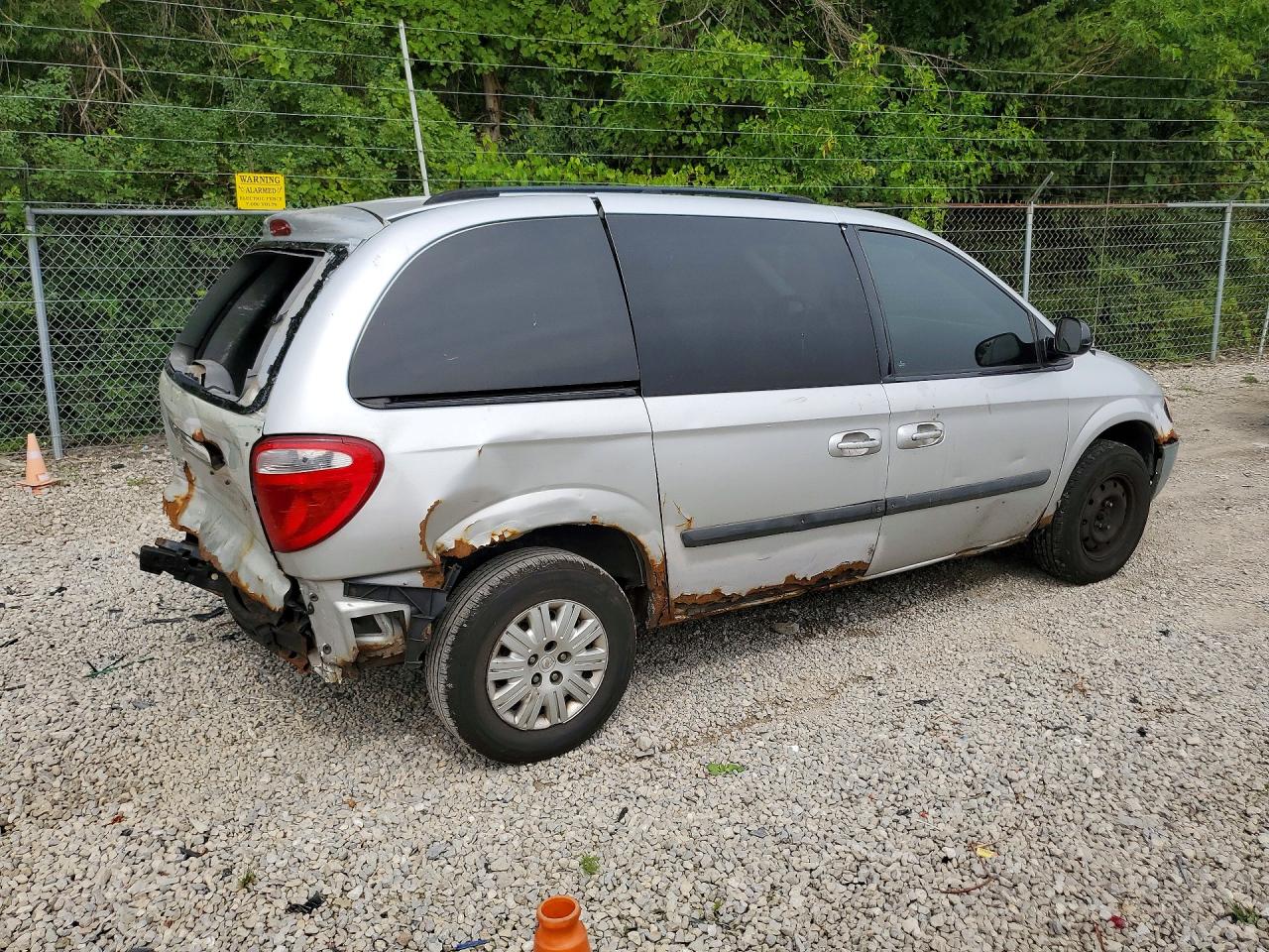 2006 Chrysler Town & Country Silver vin: 1A4GP45R46B620950