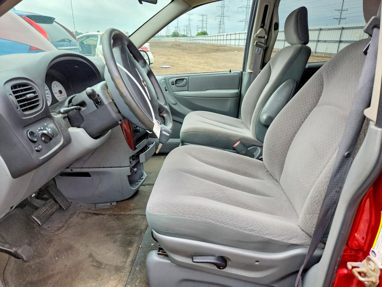 2006 Chrysler Town & Country Red vin: 1A4GP45R46B693283