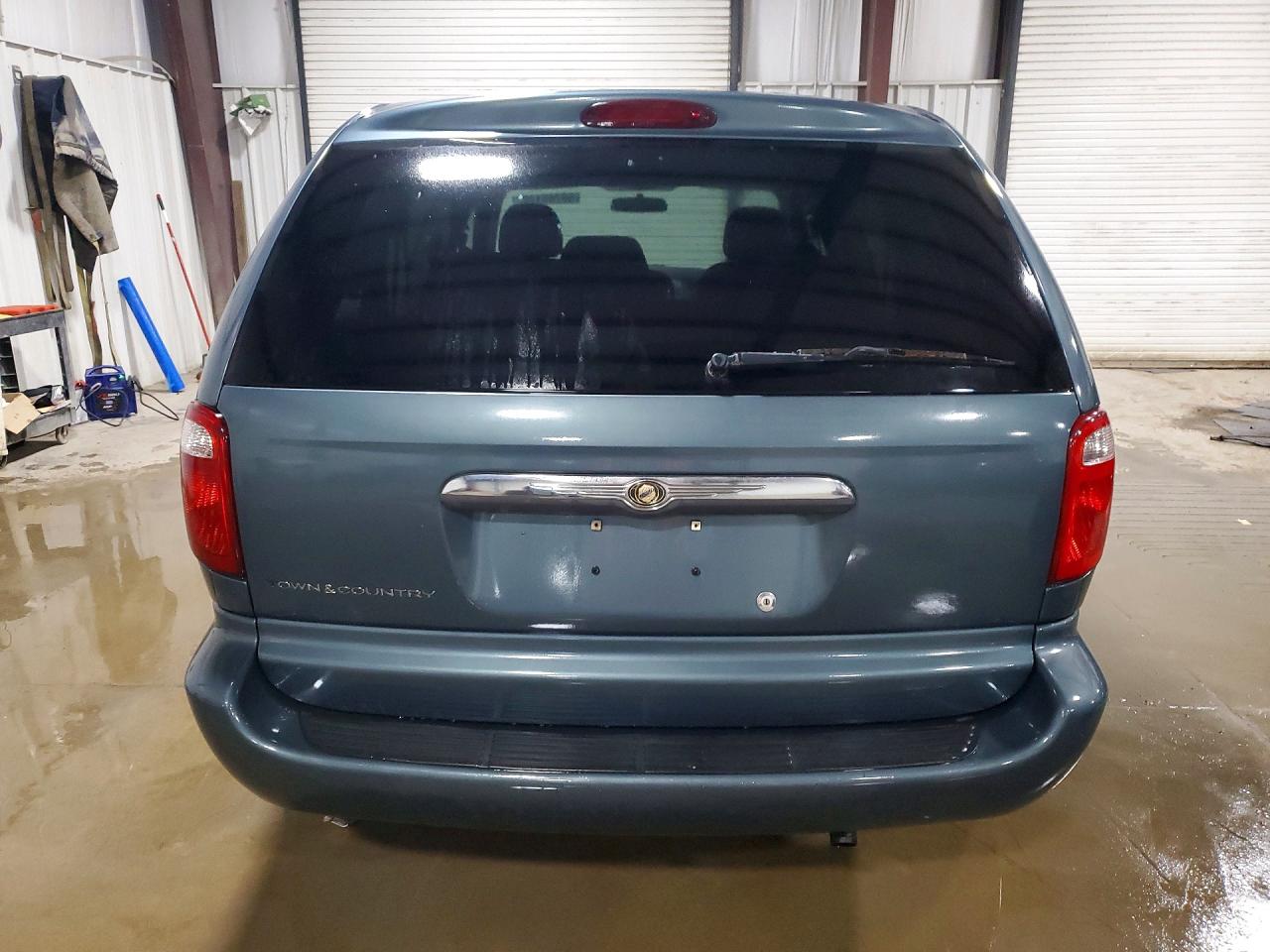 2006 Chrysler Town & Country Blue vin: 1A4GP45R56B661572