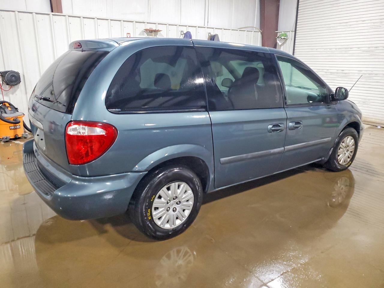 2006 Chrysler Town & Country Blue vin: 1A4GP45R56B661572