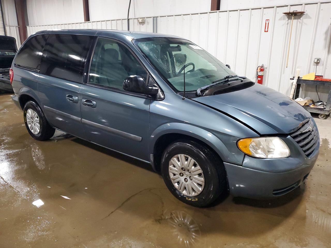 2006 Chrysler Town & Country Blue vin: 1A4GP45R56B661572