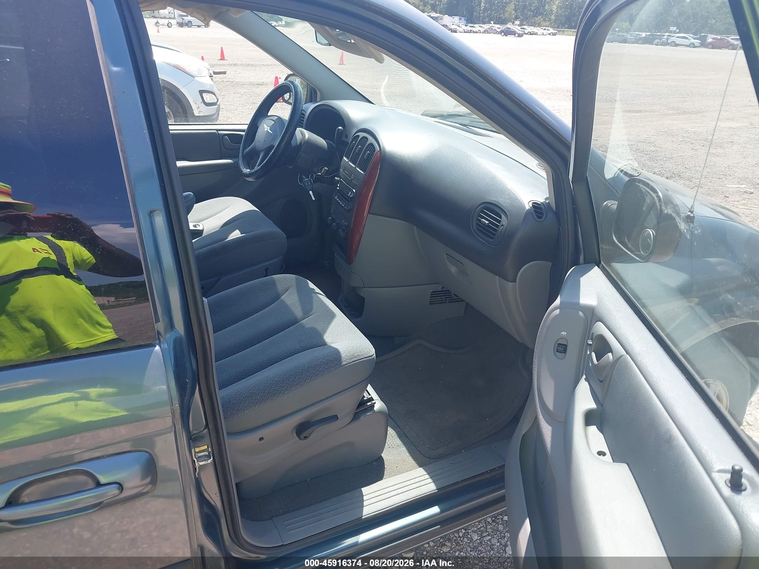 2006 Chrysler Town & Country   Green vin: 1A4GP45R76B519529