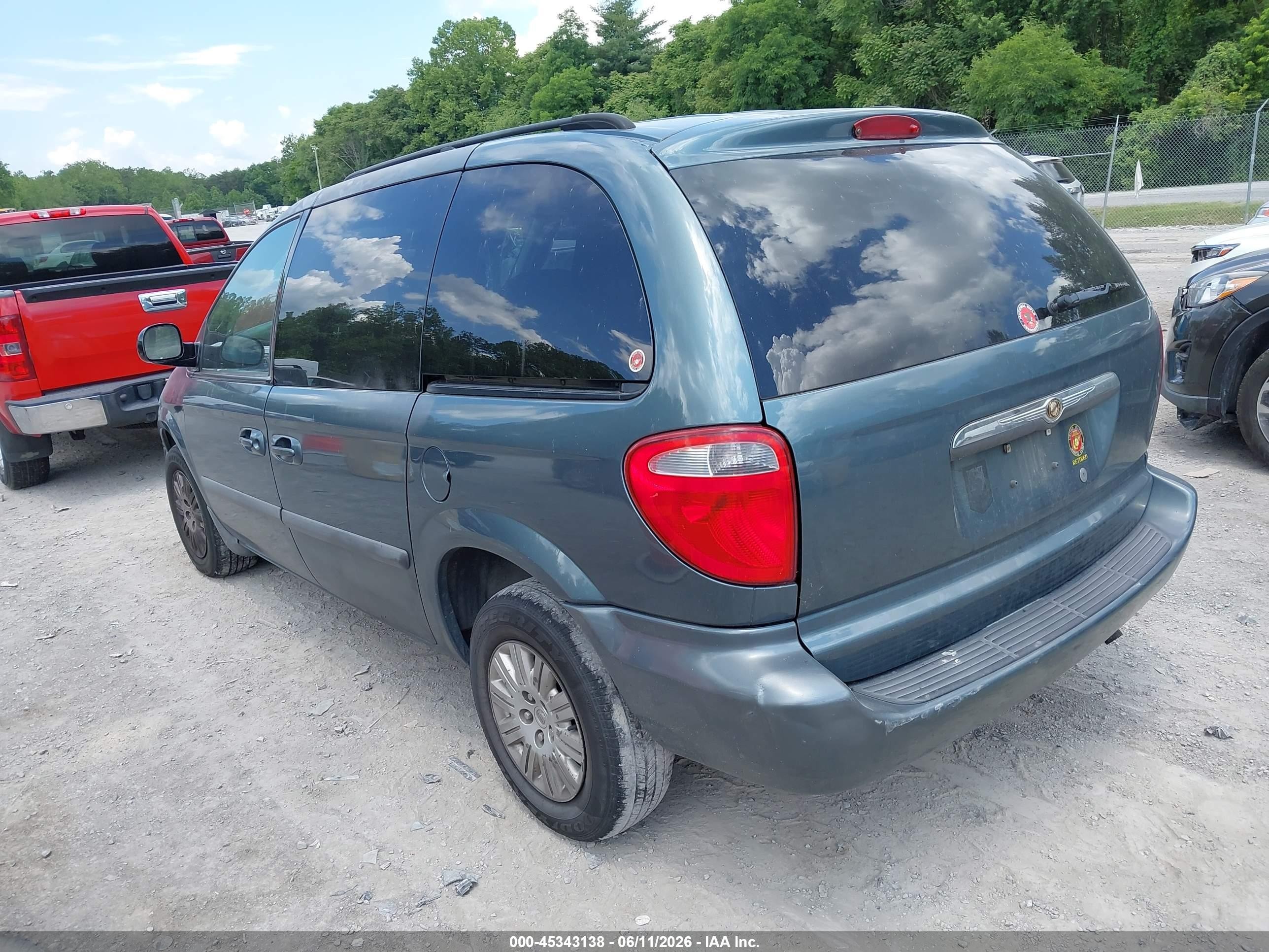 2006 Chrysler Town & Country   Gray vin: 1A4GP45R86B710747
