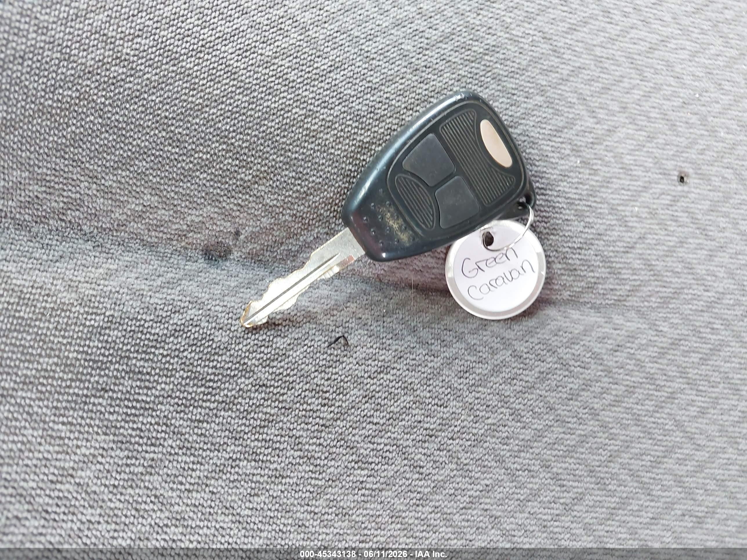 2006 Chrysler Town & Country   Gray vin: 1A4GP45R86B710747