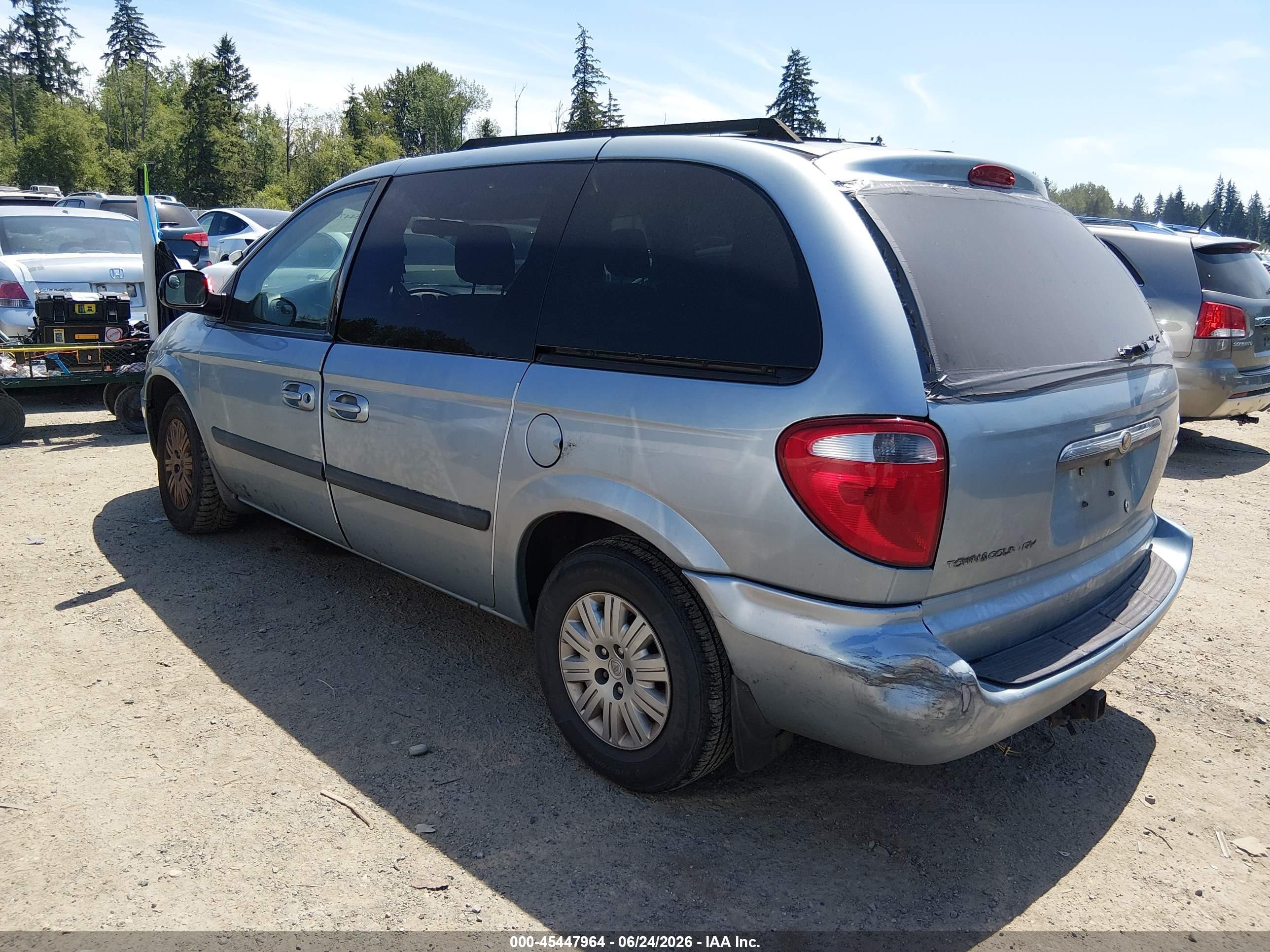 2006 Chrysler Town & Country   Silver vin: 1A4GP45R96B518012