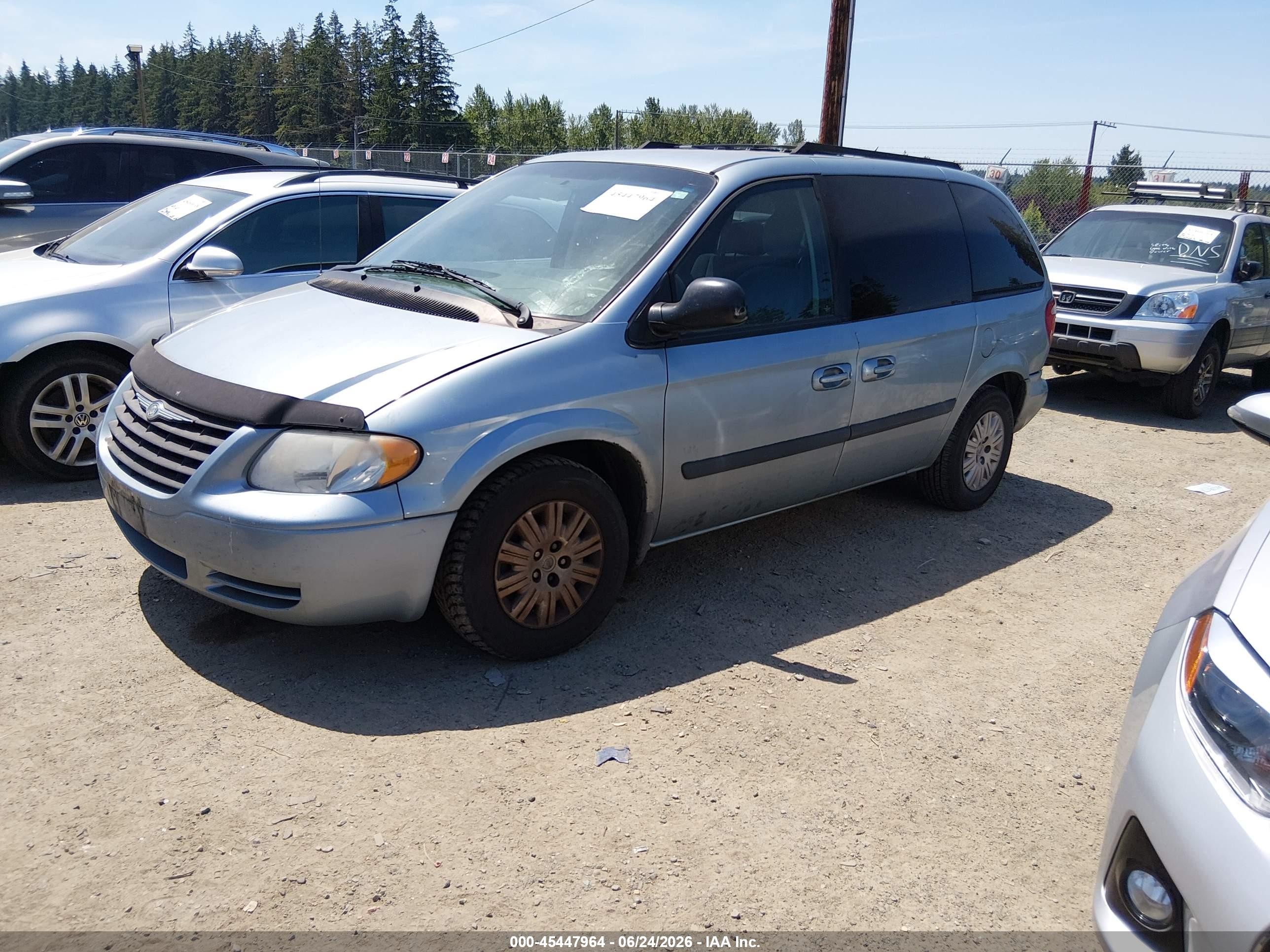 2006 Chrysler Town & Country   Silver vin: 1A4GP45R96B518012
