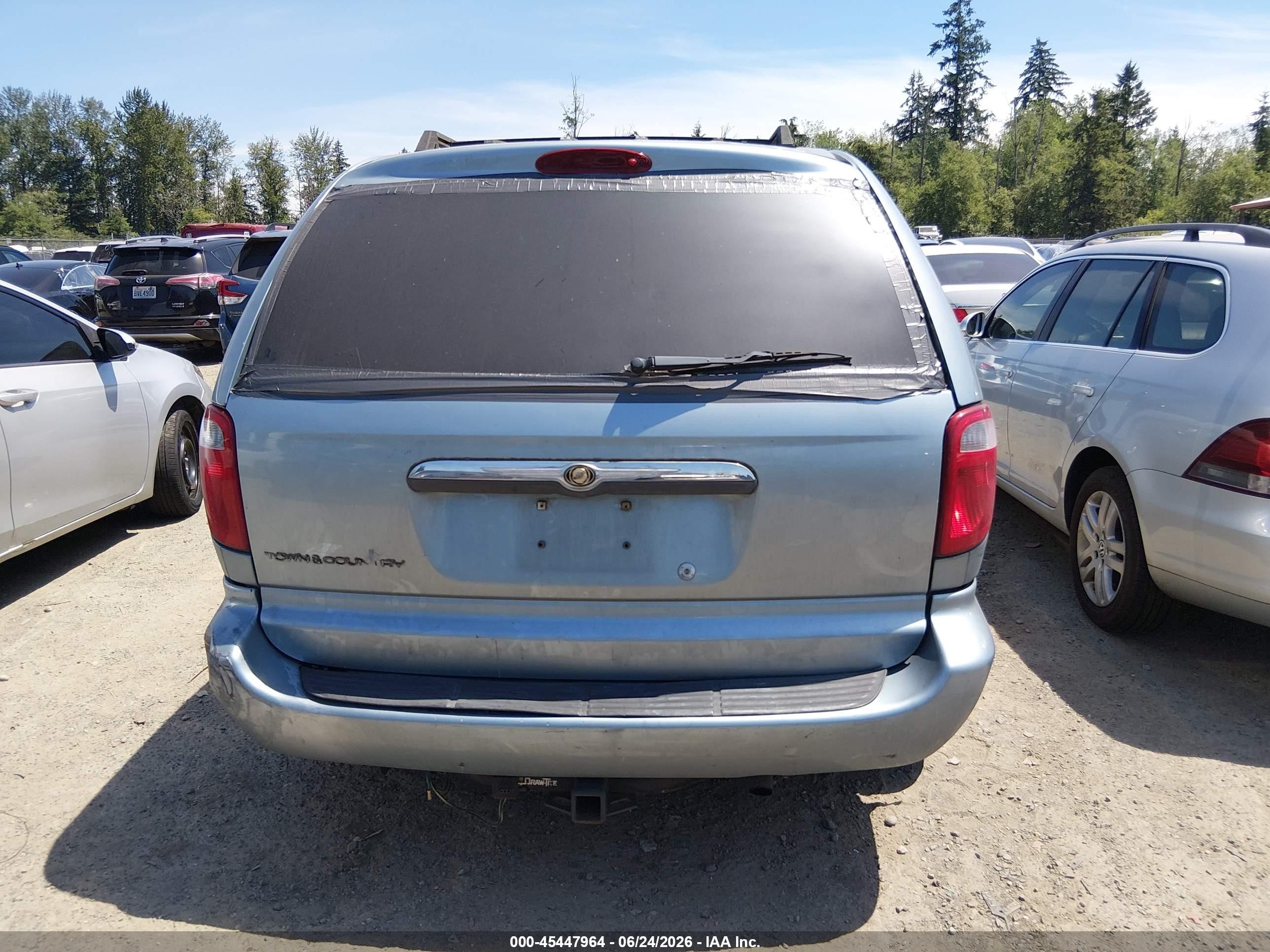 2006 Chrysler Town & Country   Silver vin: 1A4GP45R96B518012