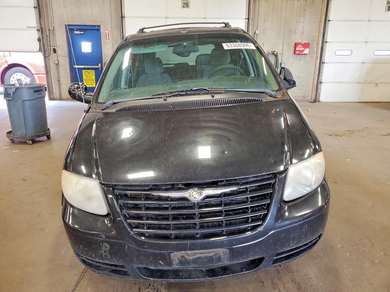 2006 Chrysler Town & Country Black vin: 1A4GP45R96B603884