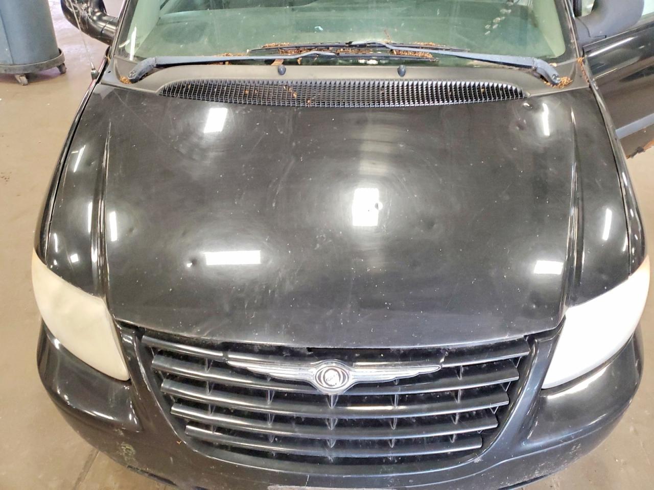 2006 Chrysler Town & Country Black vin: 1A4GP45R96B603884