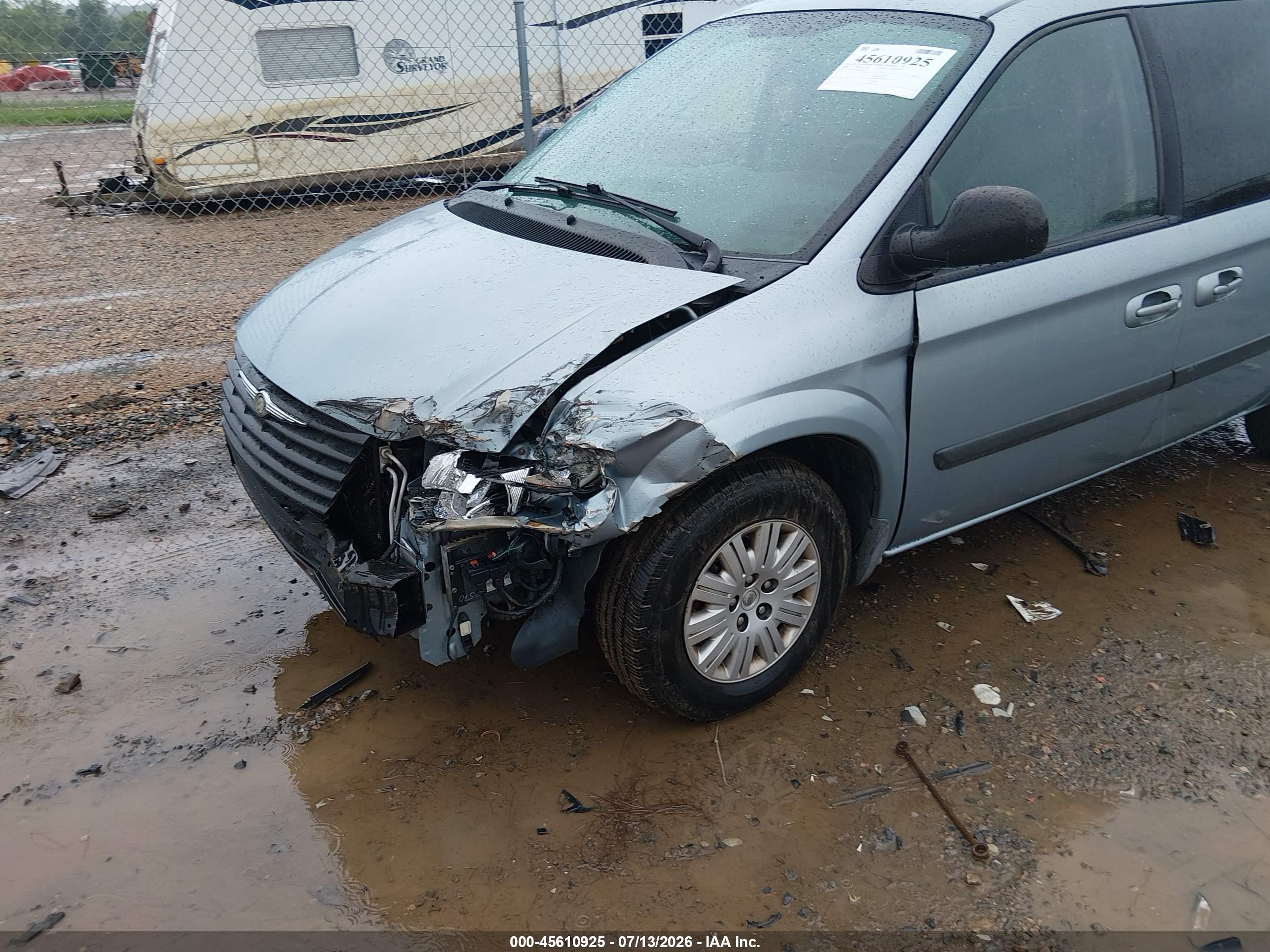 2006 Chrysler Town & Country   Light Blue vin: 1A4GP45RX6B661664
