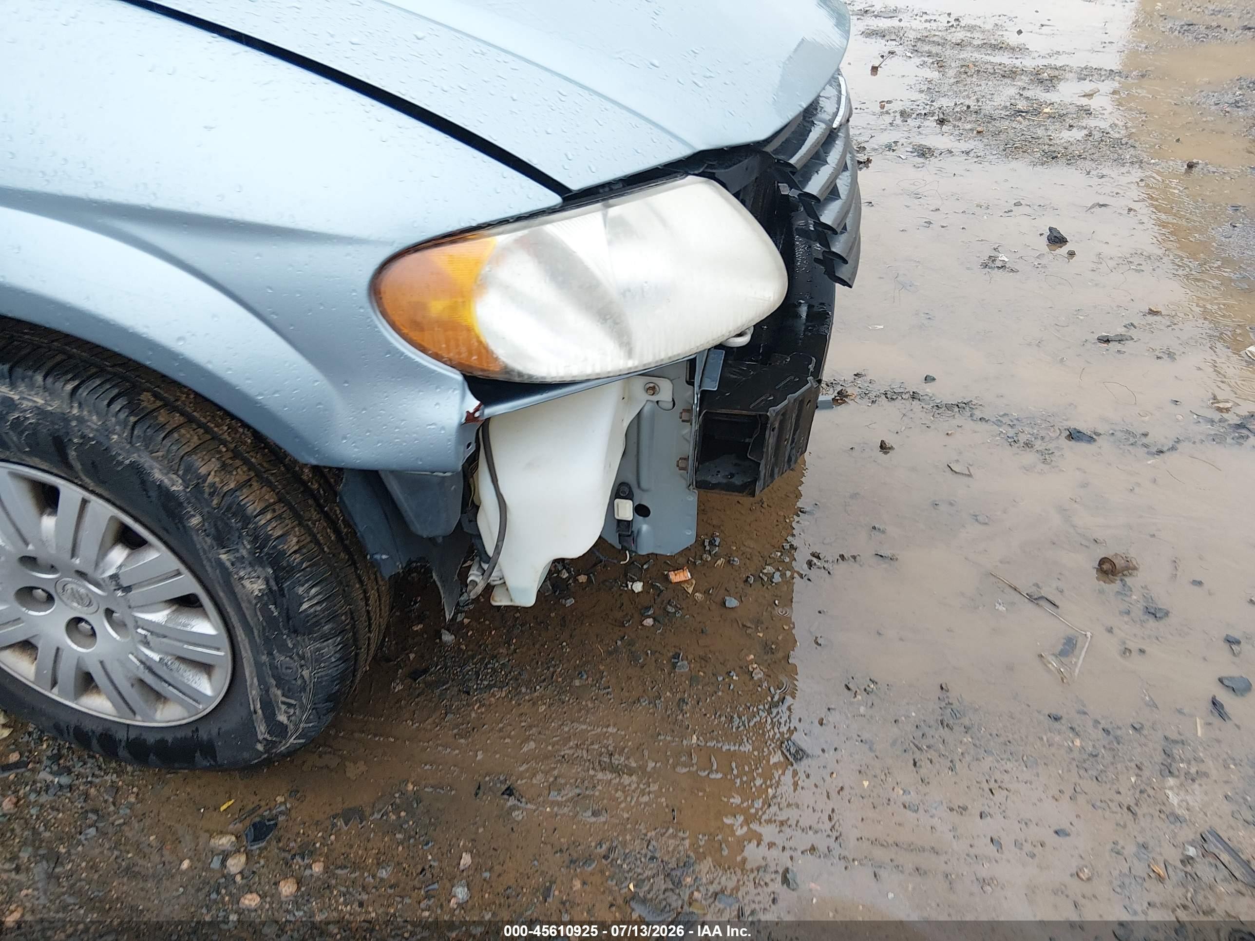 2006 Chrysler Town & Country   Light Blue vin: 1A4GP45RX6B661664
