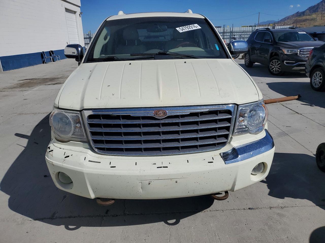 2007 Chrysler Aspen Limited White vin: 1A8HW58217F509812