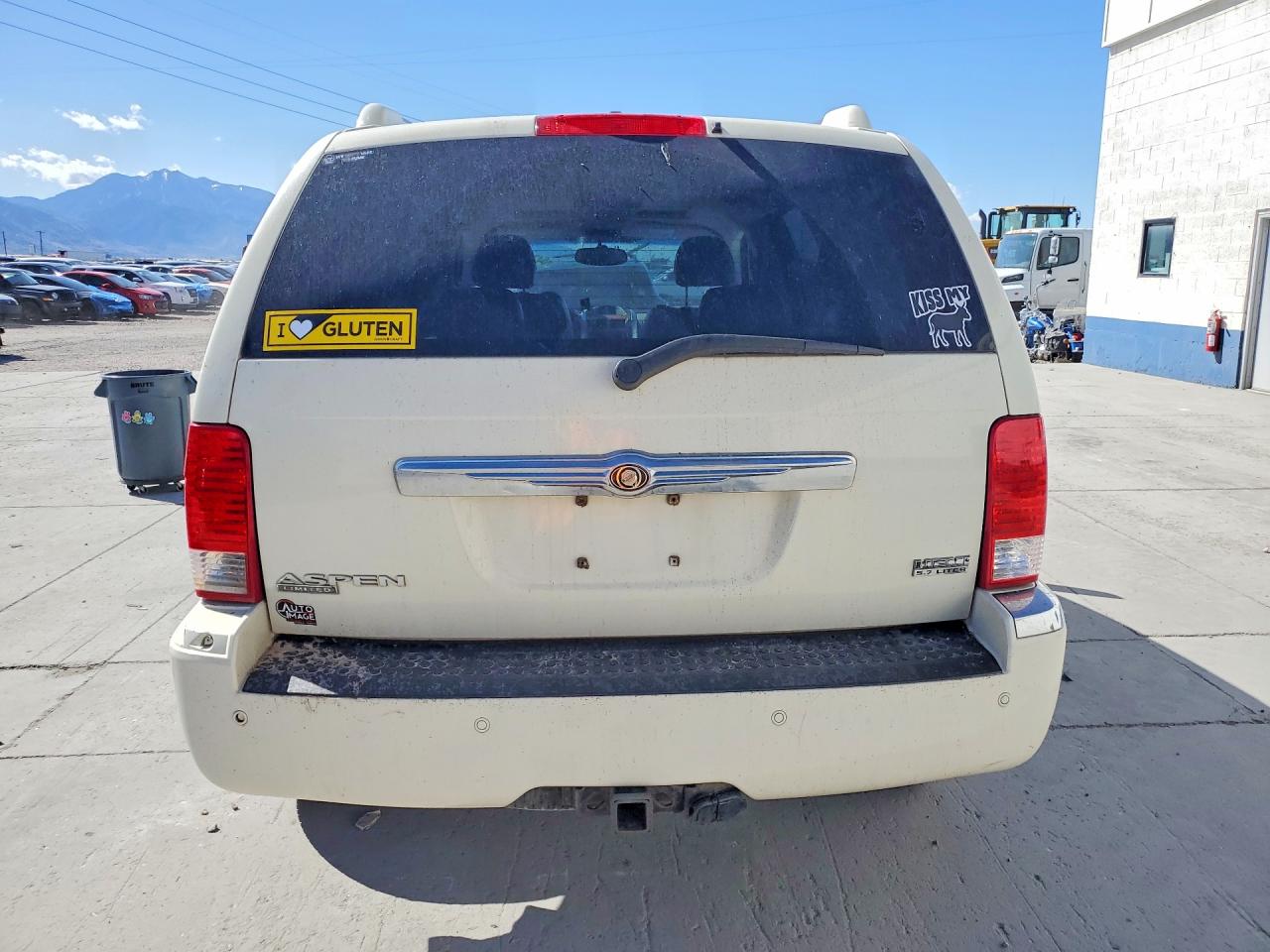 2007 Chrysler Aspen Limited White vin: 1A8HW58217F509812