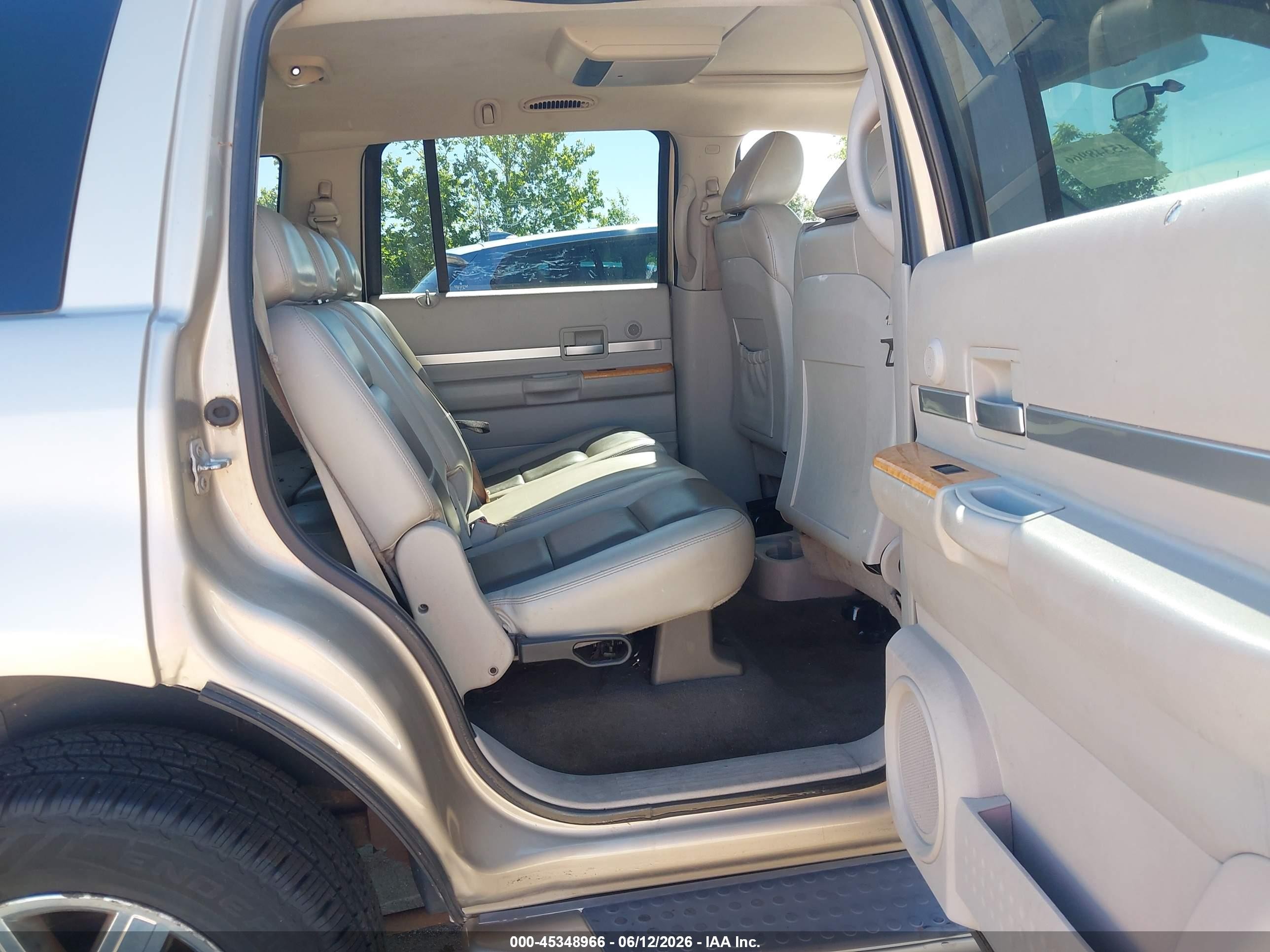 2008 Chrysler Aspen Limited Gold vin: 1A8HW58228F157650