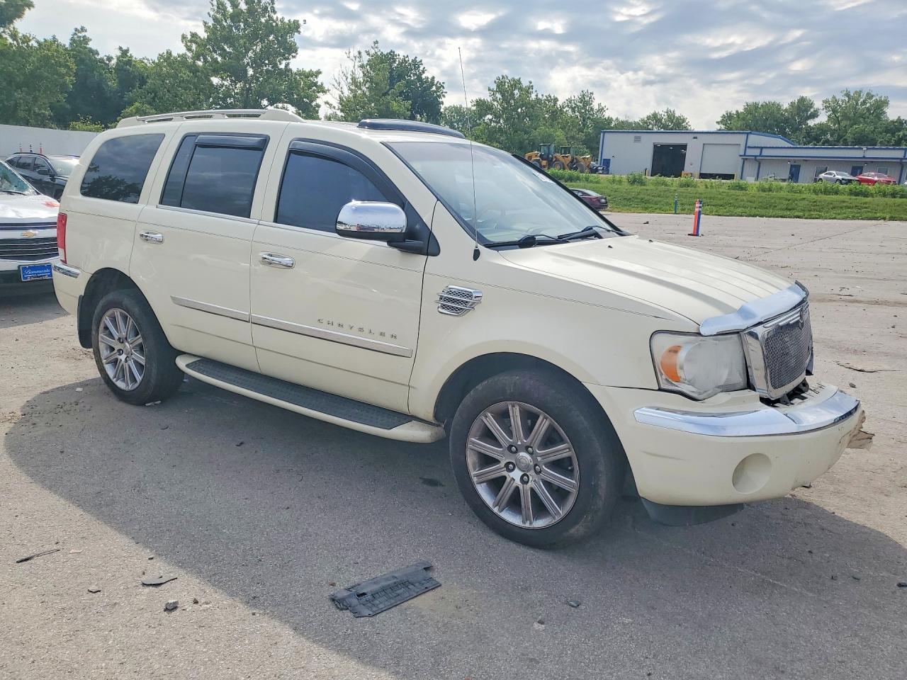 2008 Chrysler Aspen Limited Beige vin: 1A8HW58248F113326