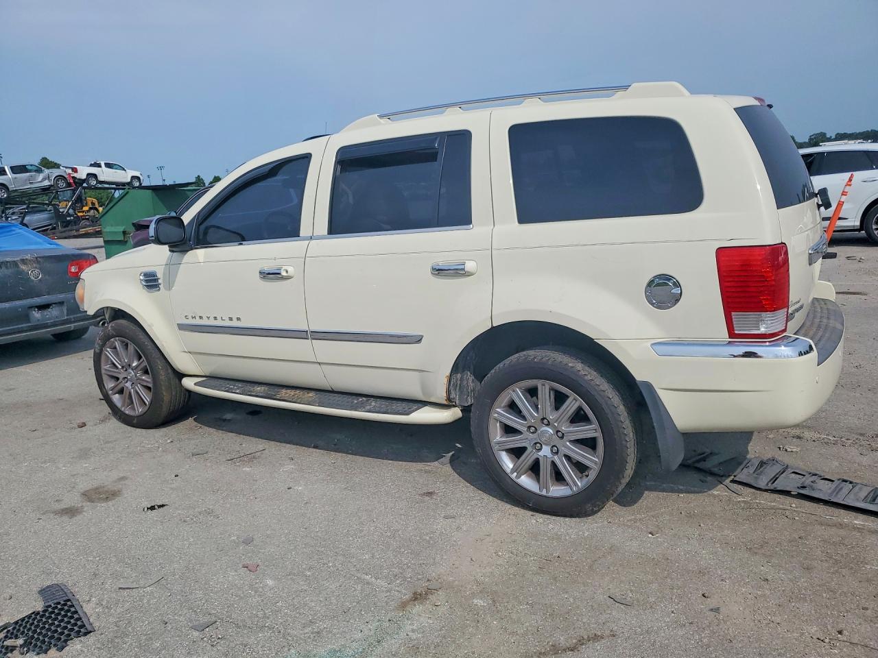 2008 Chrysler Aspen Limited Beige vin: 1A8HW58248F113326