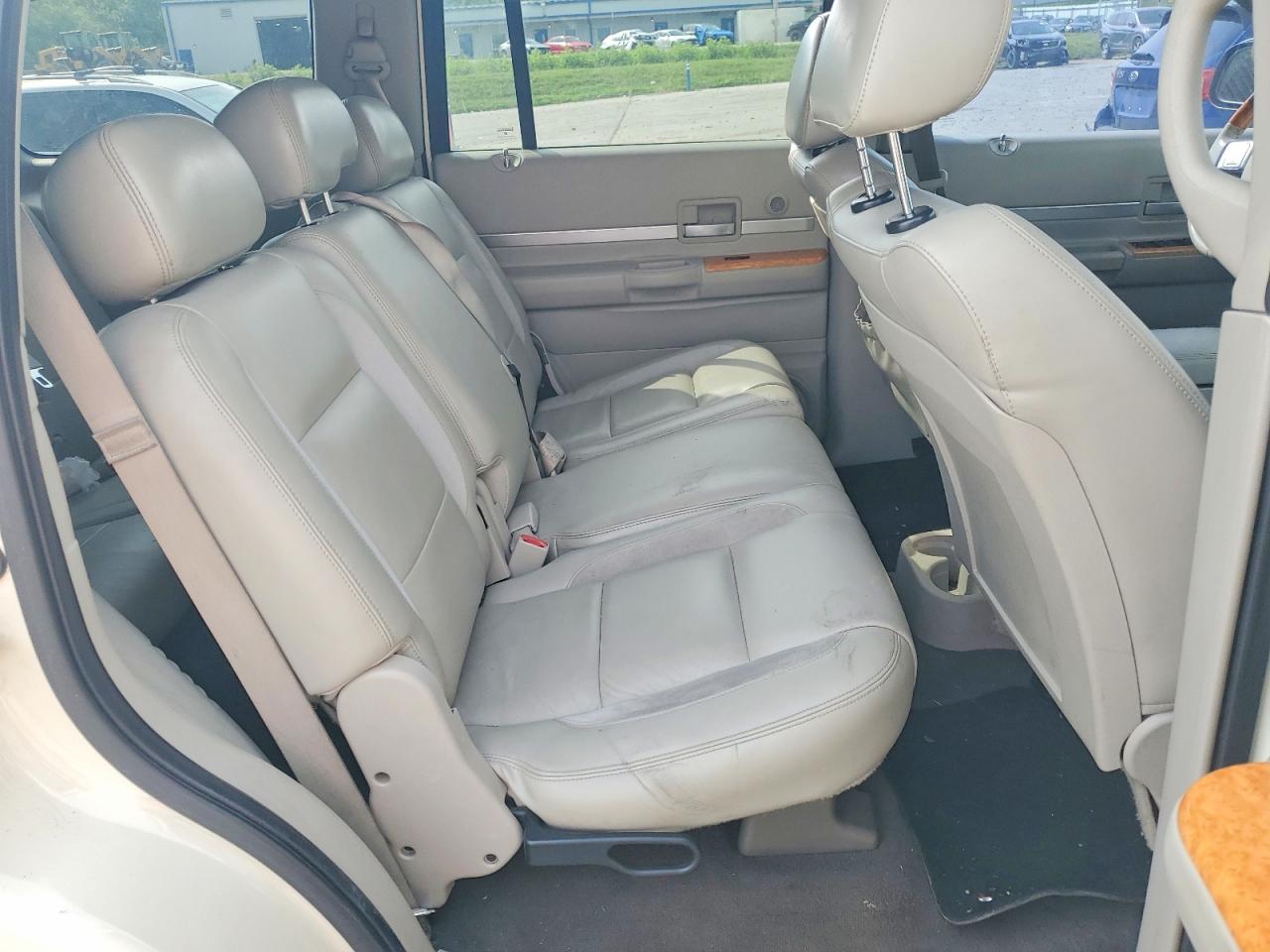 2008 Chrysler Aspen Limited Beige vin: 1A8HW58248F113326