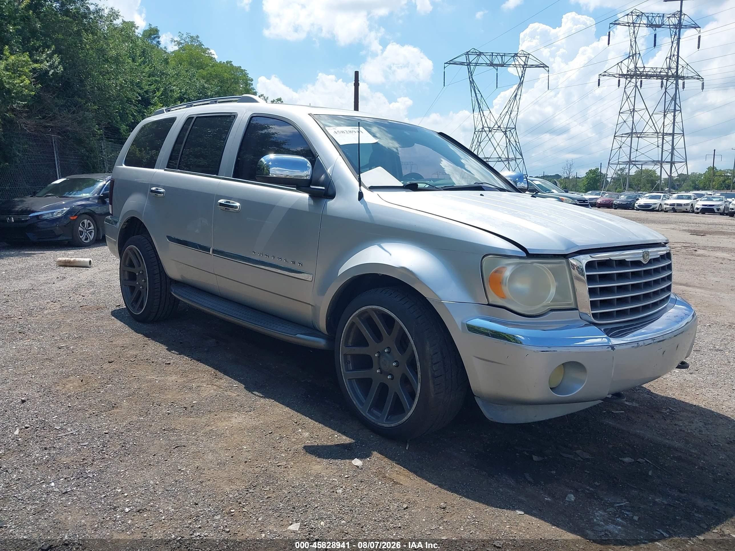 2007 Chrysler Aspen Limited Серебряный vin: 1A8HW58267F569309