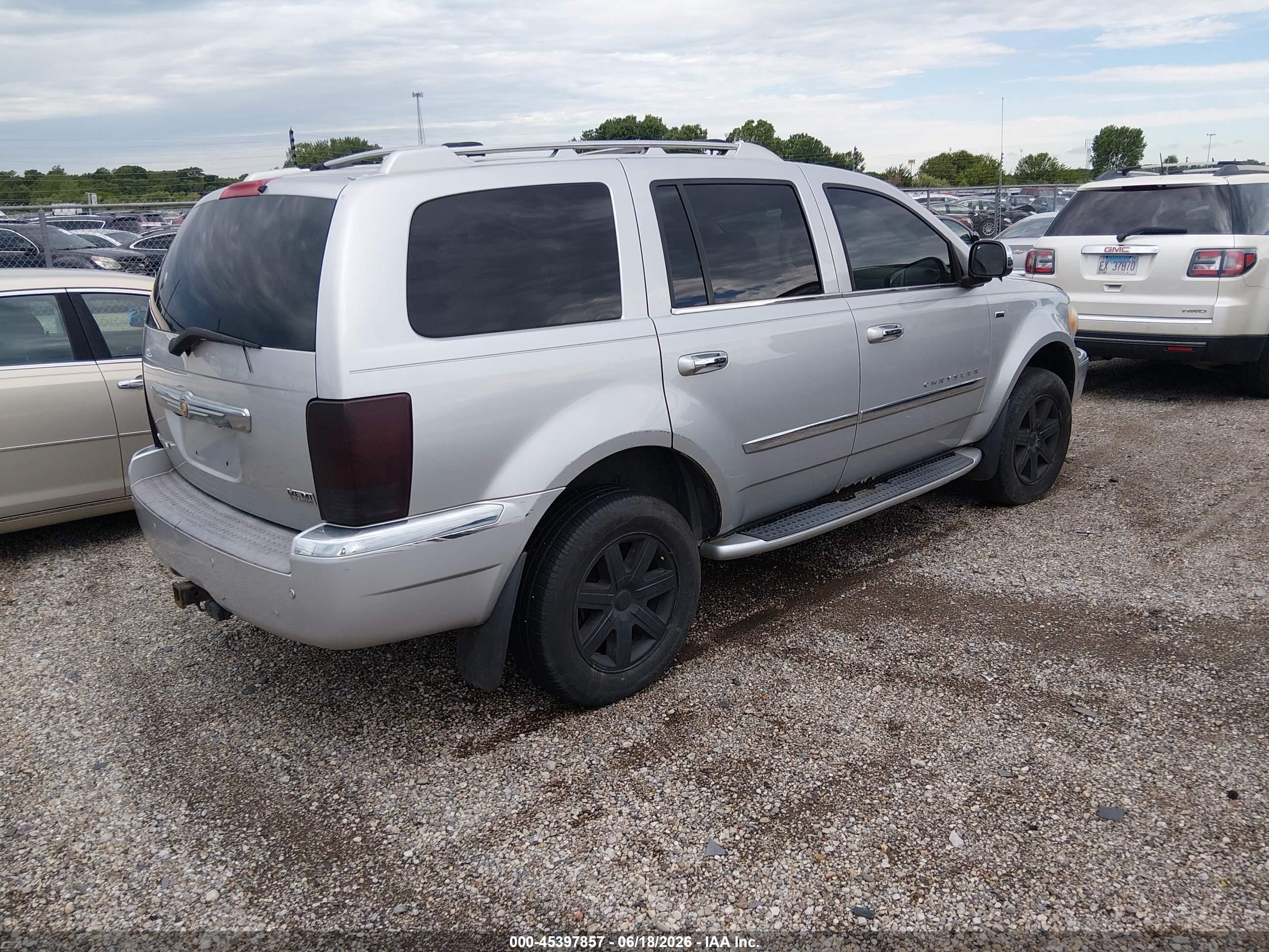 2008 Chrysler Aspen Limited Silver vin: 1A8HW58288F122501